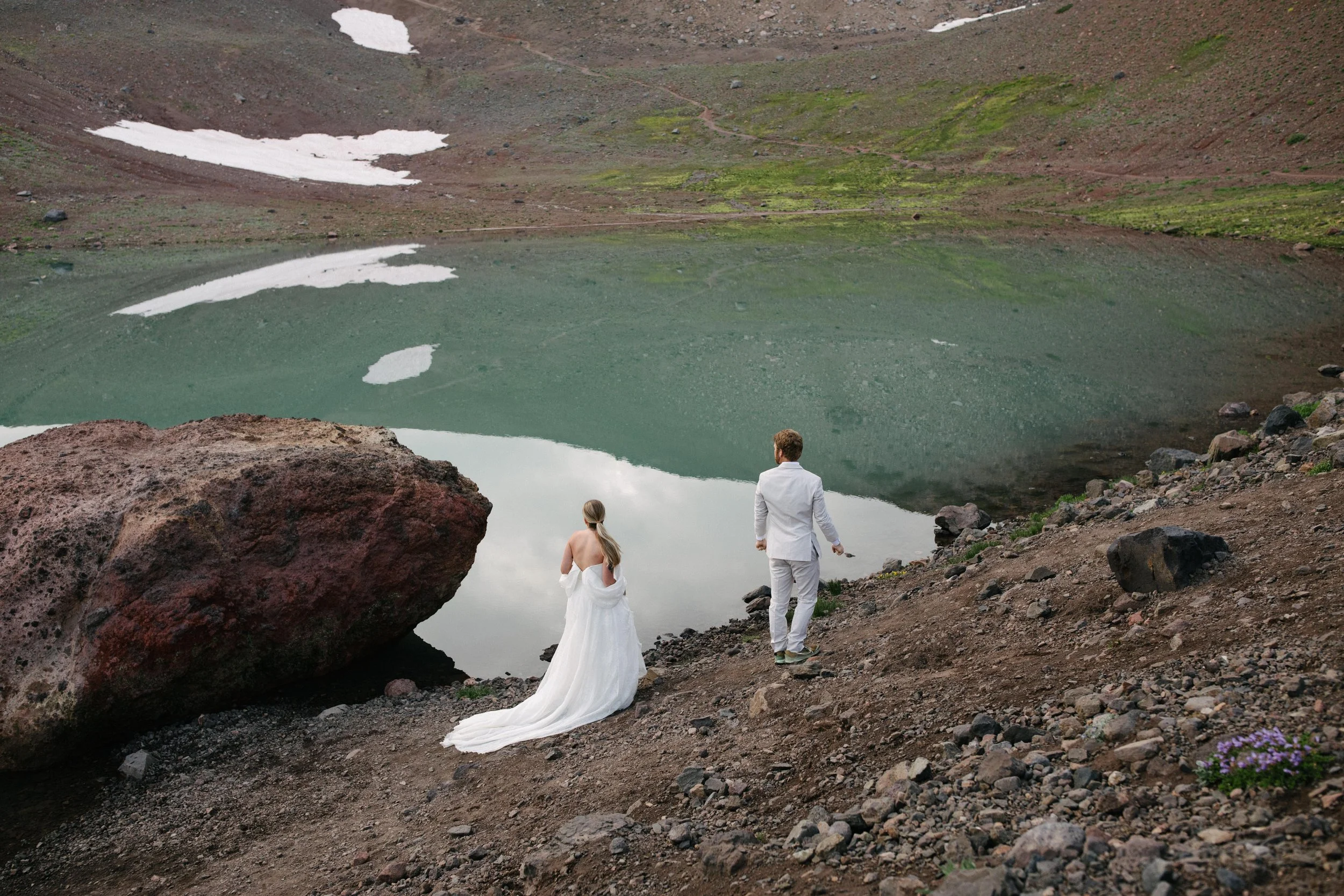 Michigan-film-photographer-oregon-no-name-lake-hike-wedding-98.jpg