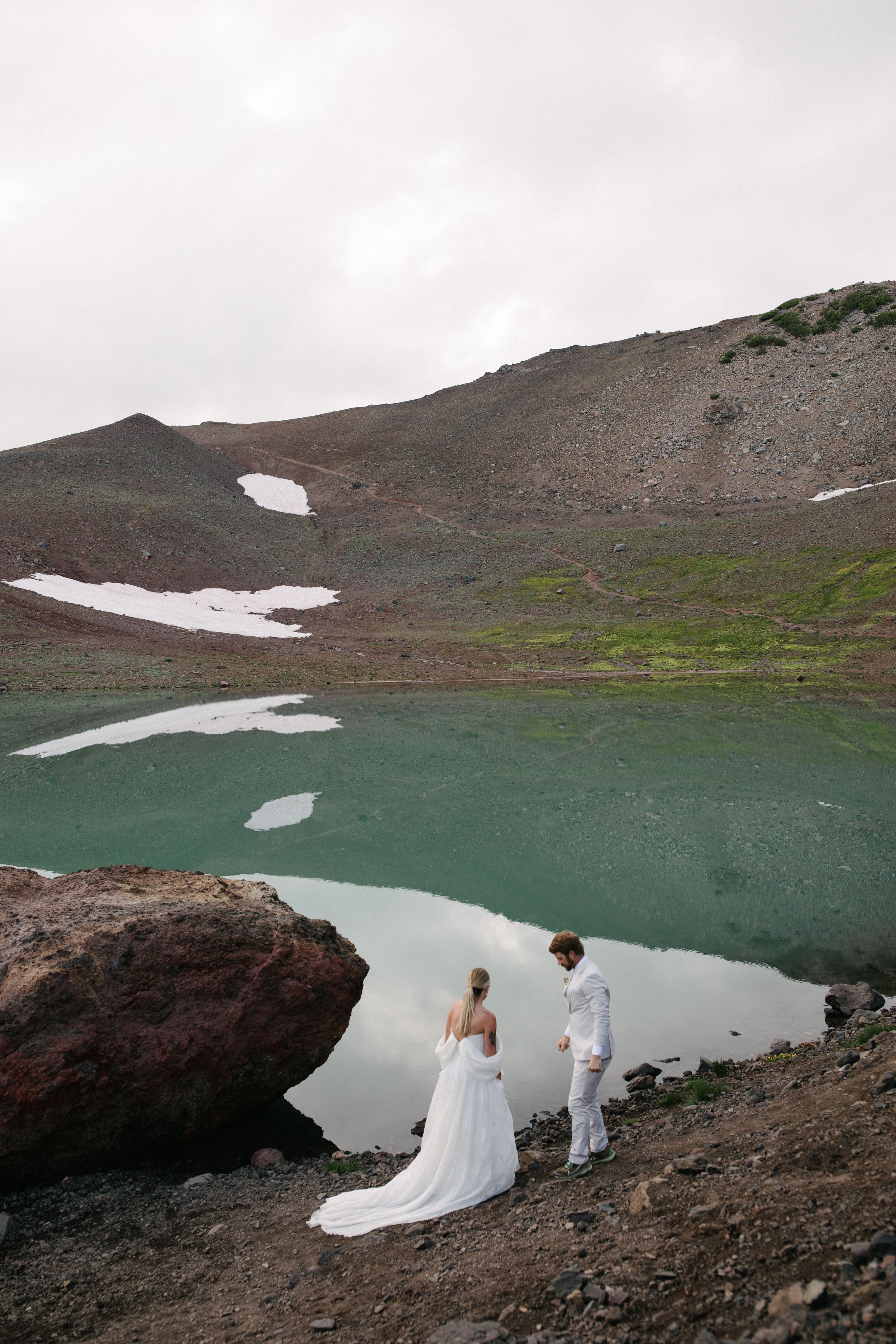 Michigan-film-photographer-oregon-no-name-lake-hike-wedding-101.jpg