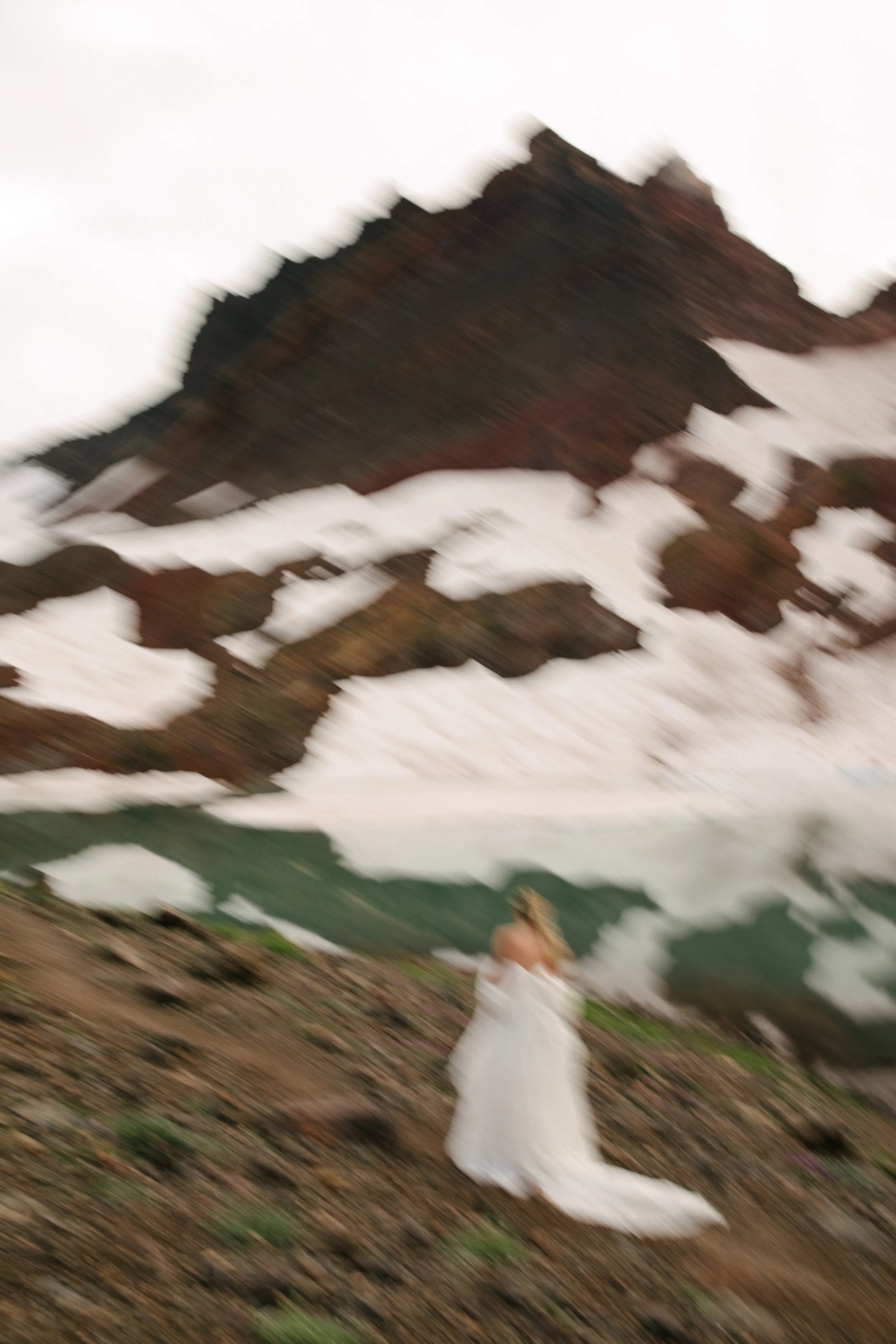 Michigan-film-photographer-oregon-no-name-lake-hike-wedding-168.jpg