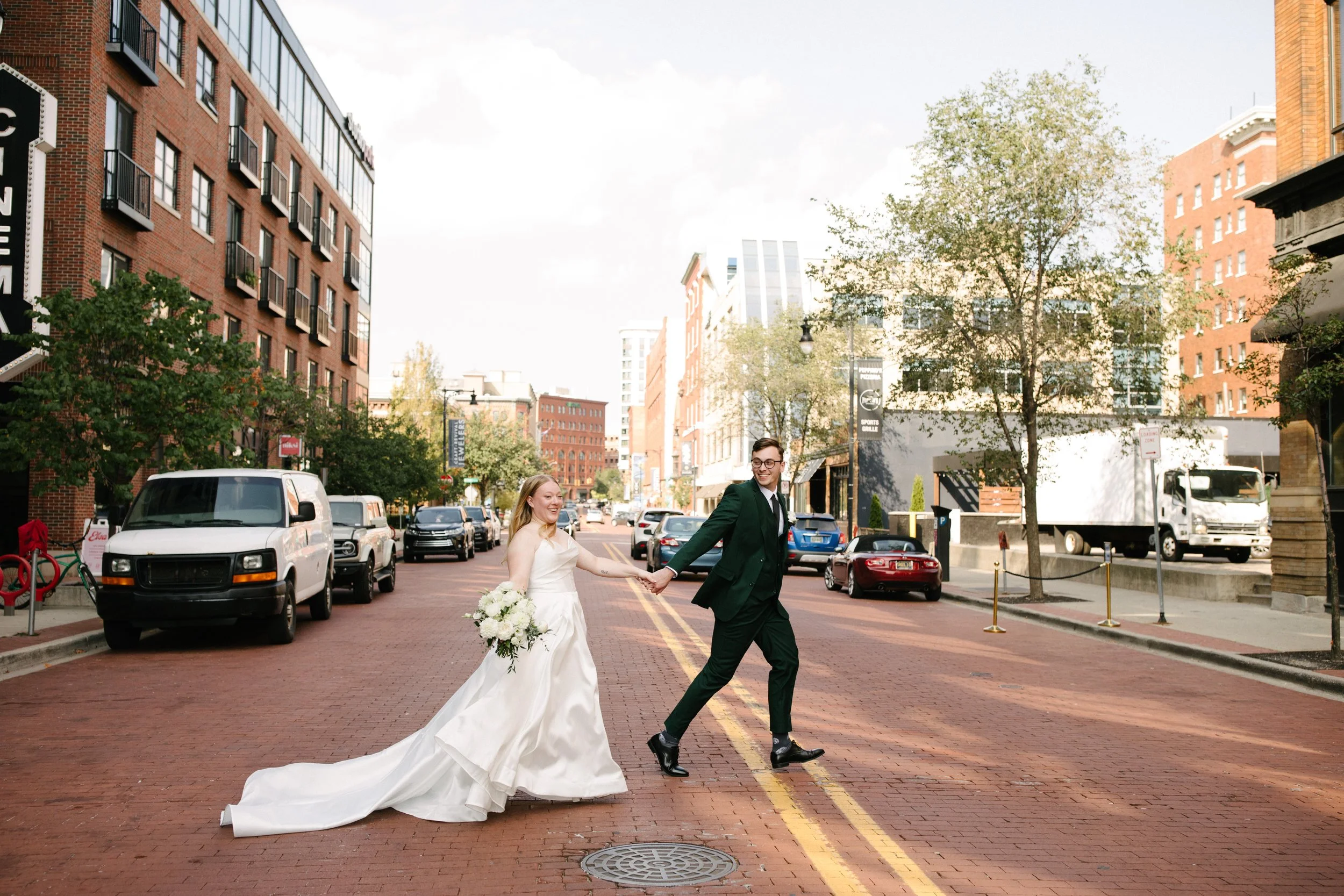 Mackenzie &amp; Danny // The Rutledge Downtown Grand Rapids Wedding Previews