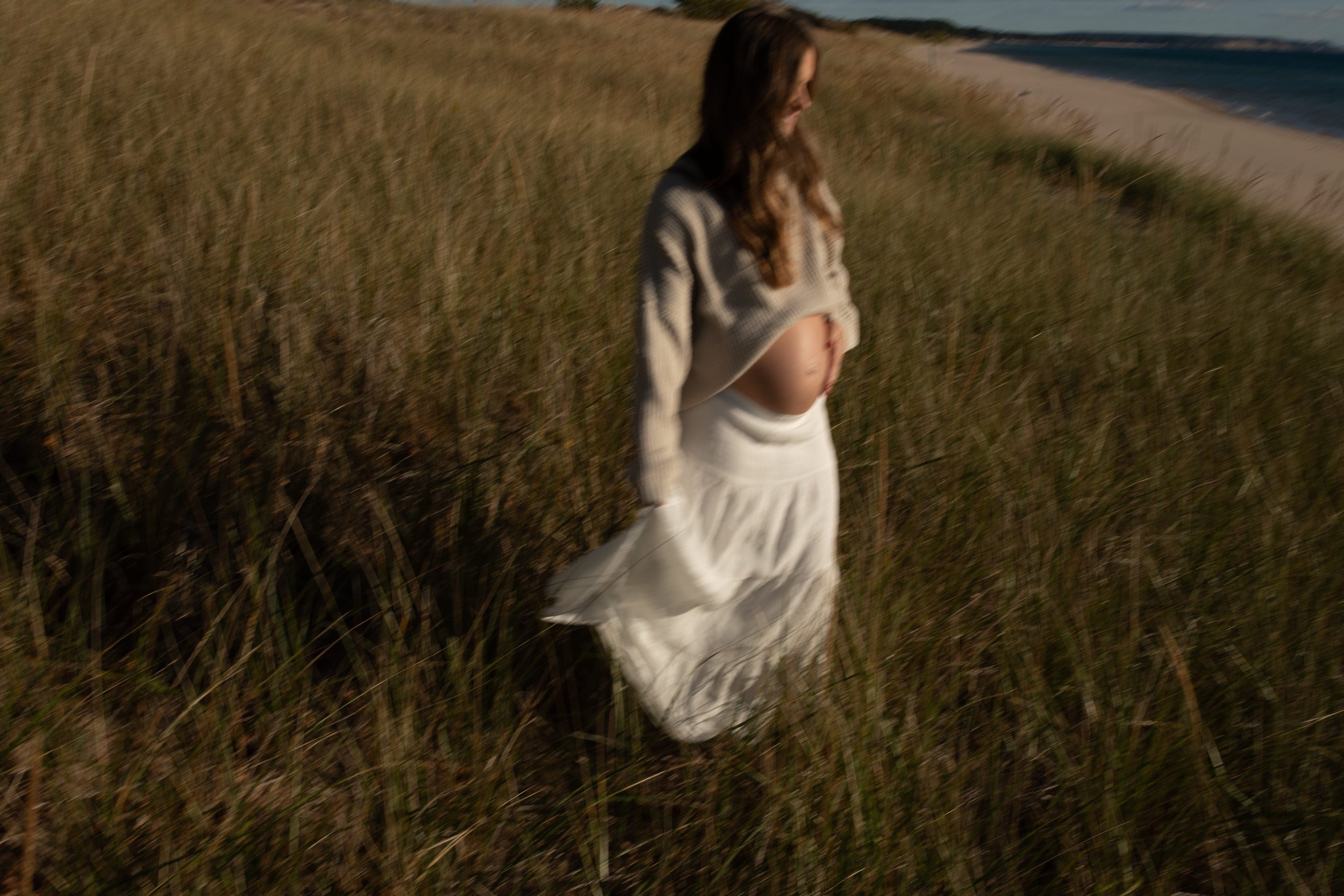 Michigan-film-photographer-ludington-full-sun-maternity-35.jpg
