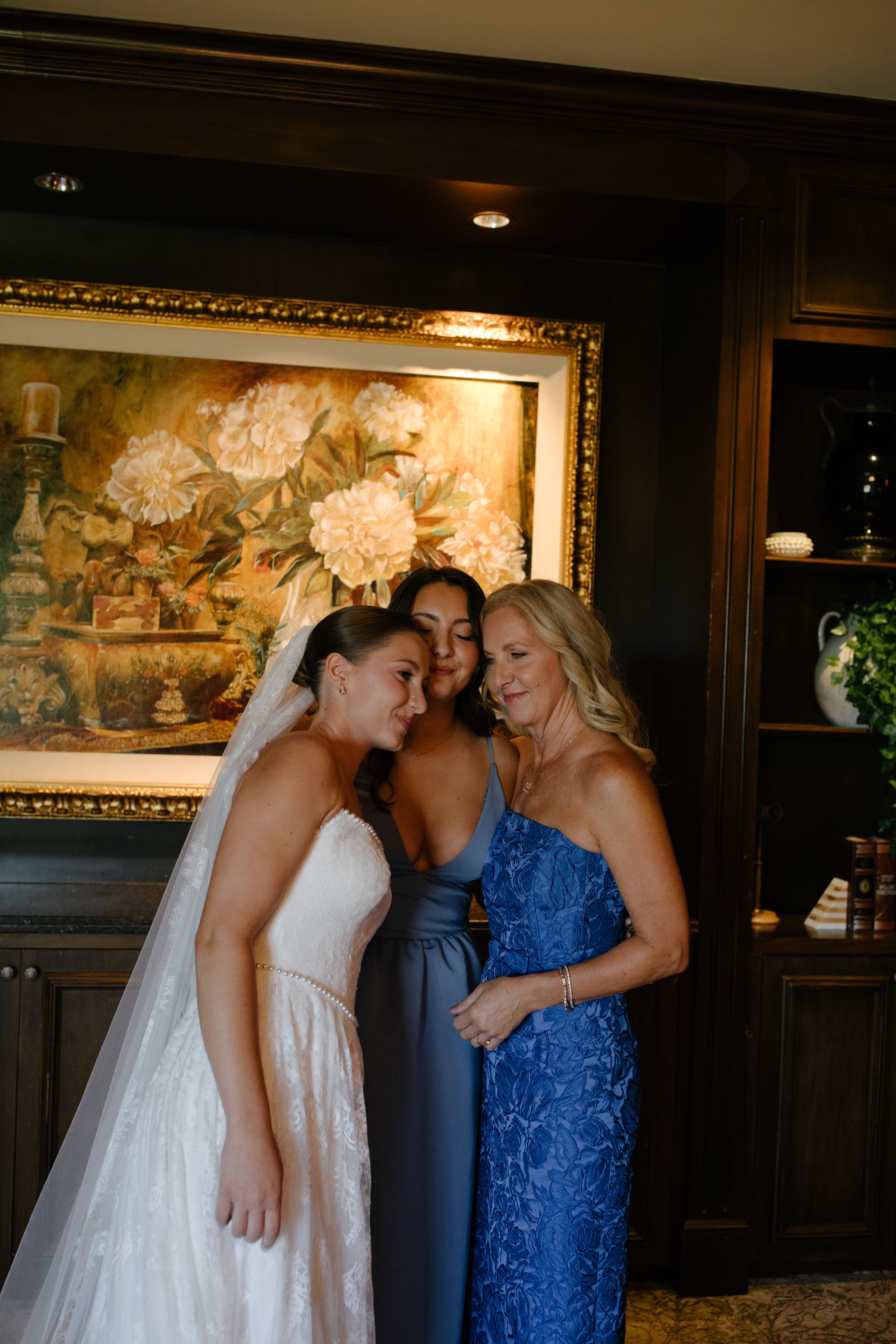 Michigan-film-photographer-cascade-country-club-wedding-113.jpg