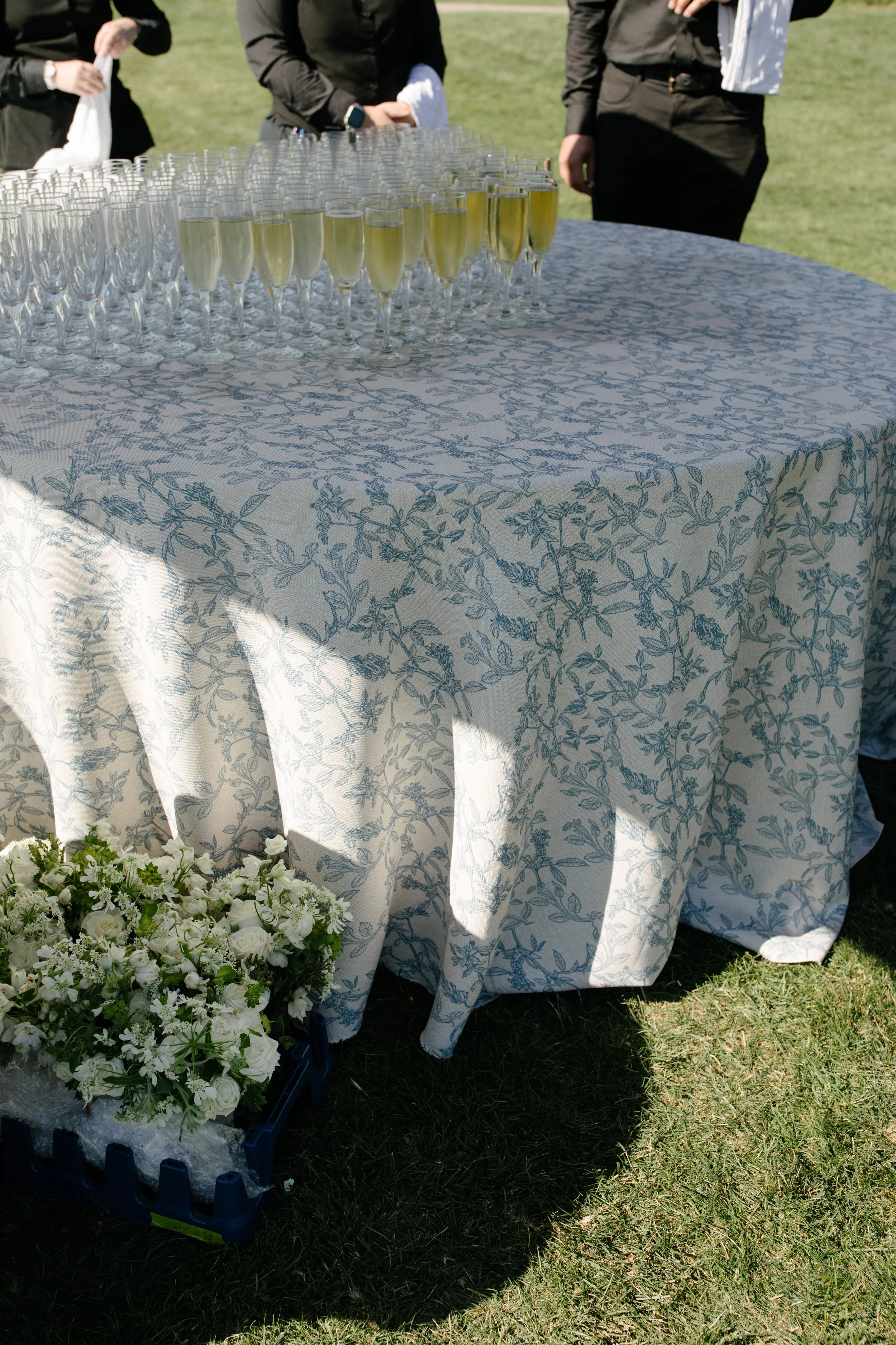 Michigan-film-photographer-cascade-country-club-wedding-372.jpg