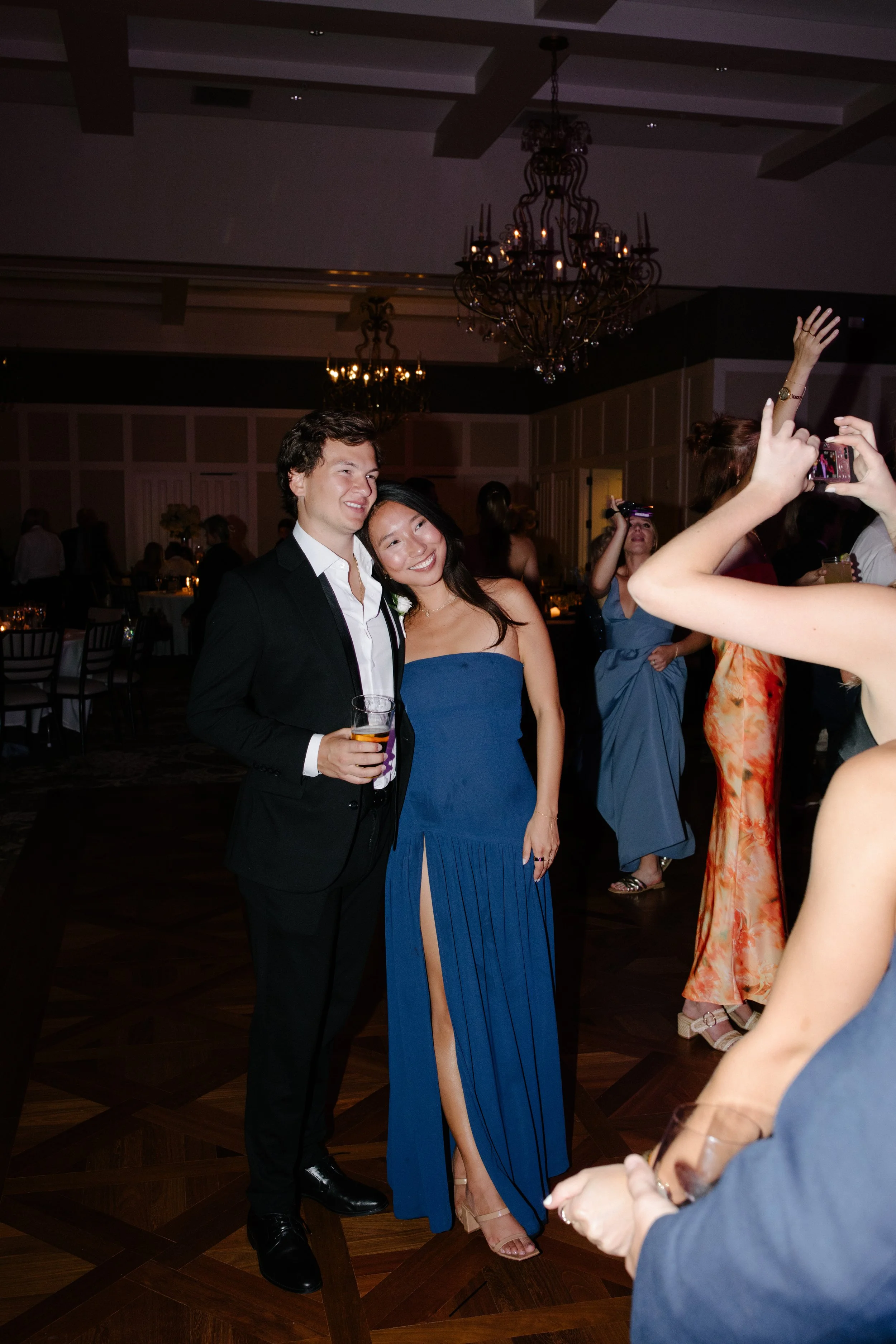 Michigan-film-photographer-cascade-country-club-wedding-1022.jpg