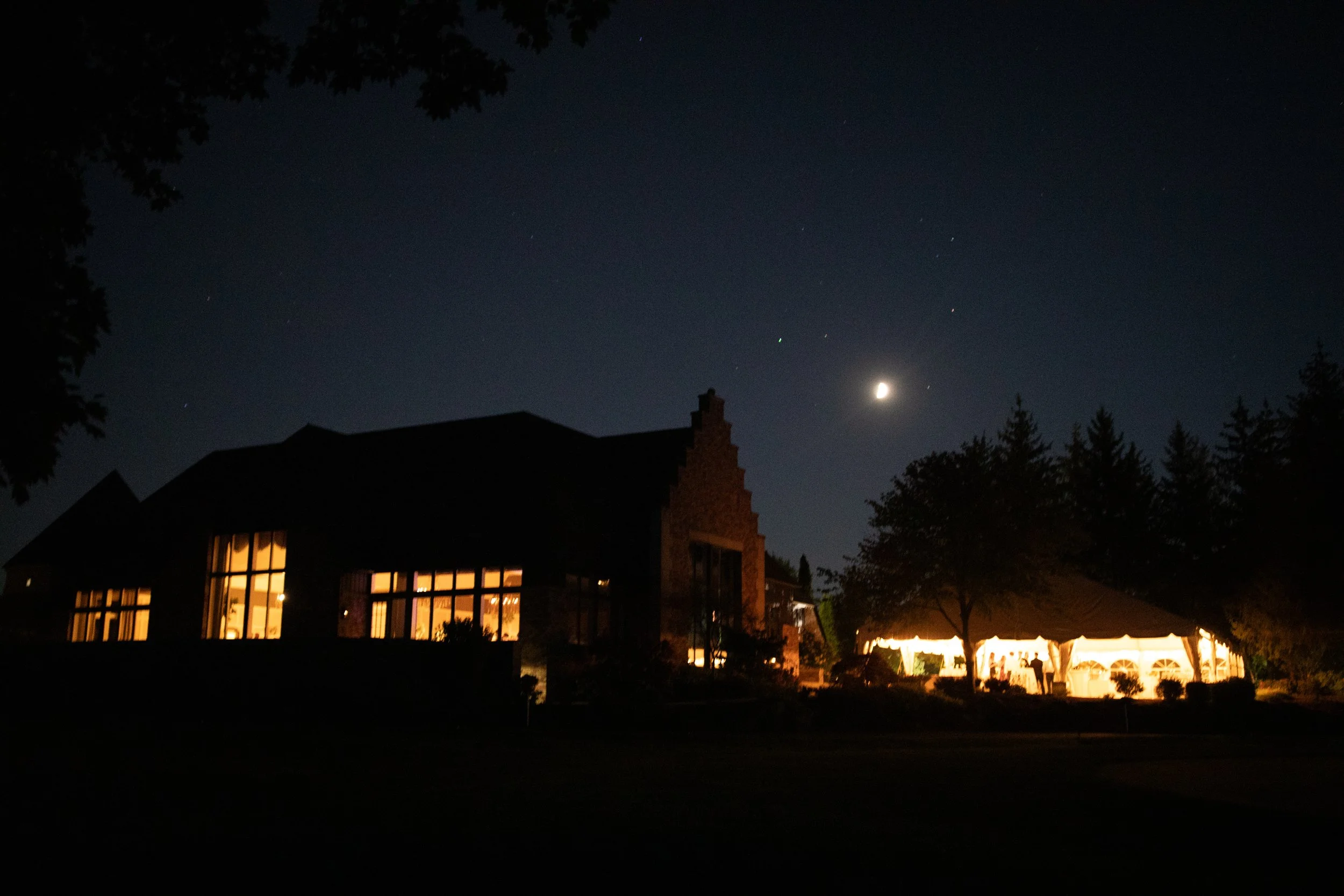 Michigan-film-photographer-cascade-country-club-wedding-1035.jpg