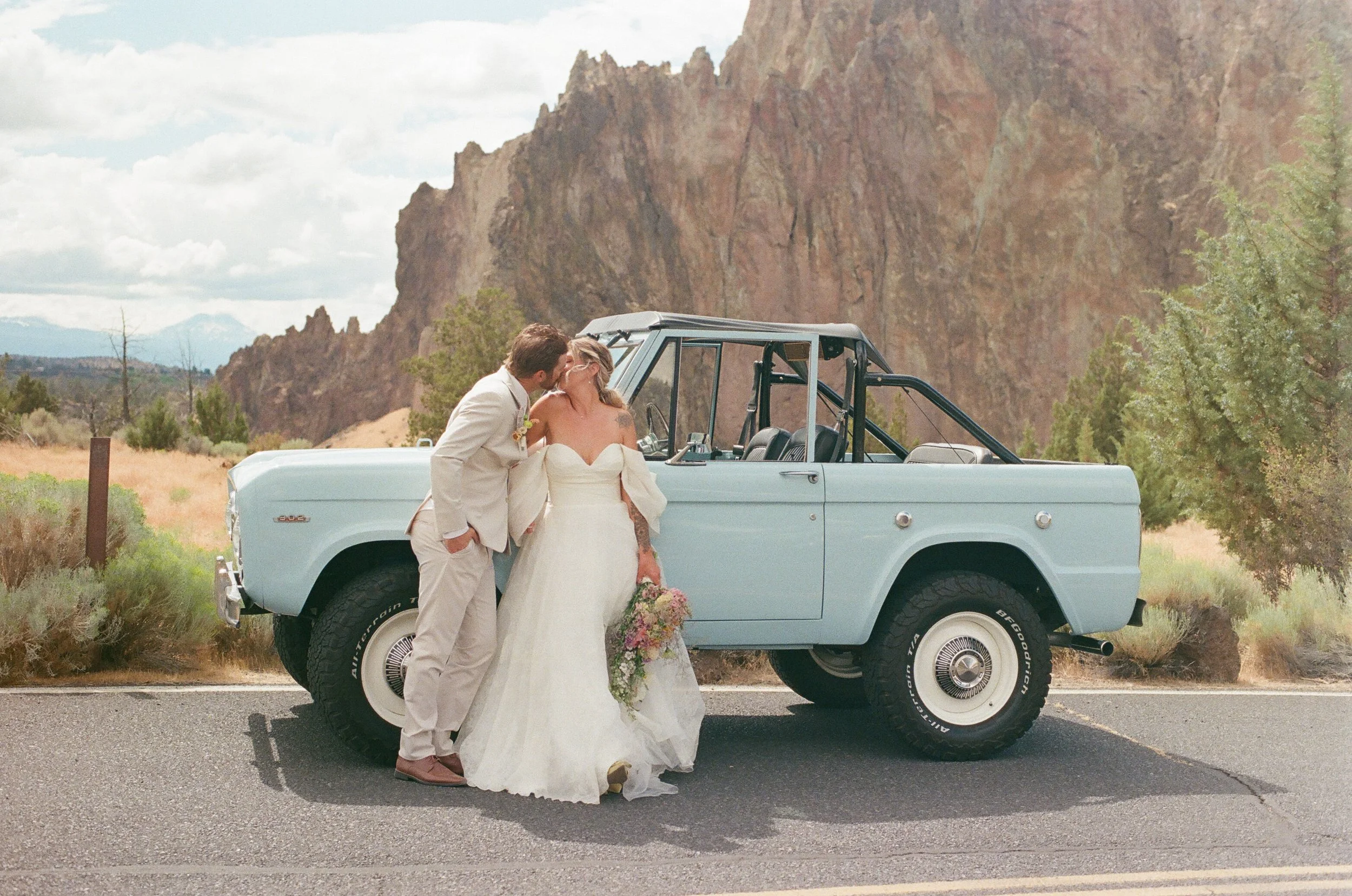 Michigan-film-photographer-Oregon-wedding-smith-rock-state-park-17.jpg