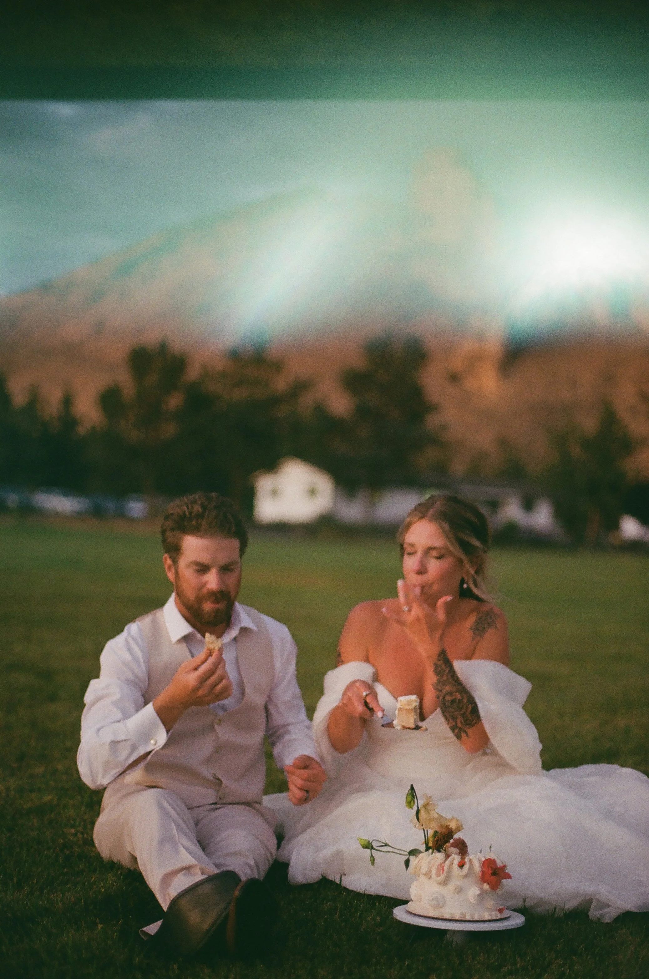 Michigan-film-photographer-Oregon-wedding-smith-rock-state-park-119.jpg