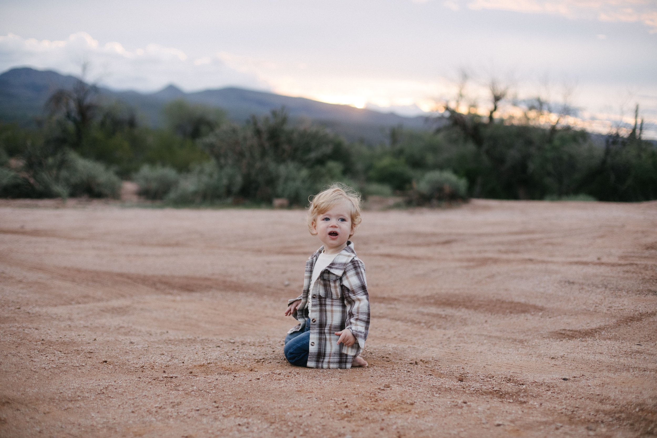 Arizona-Family-Photographer-rio-verde-sunrise-maternity-3.jpg
