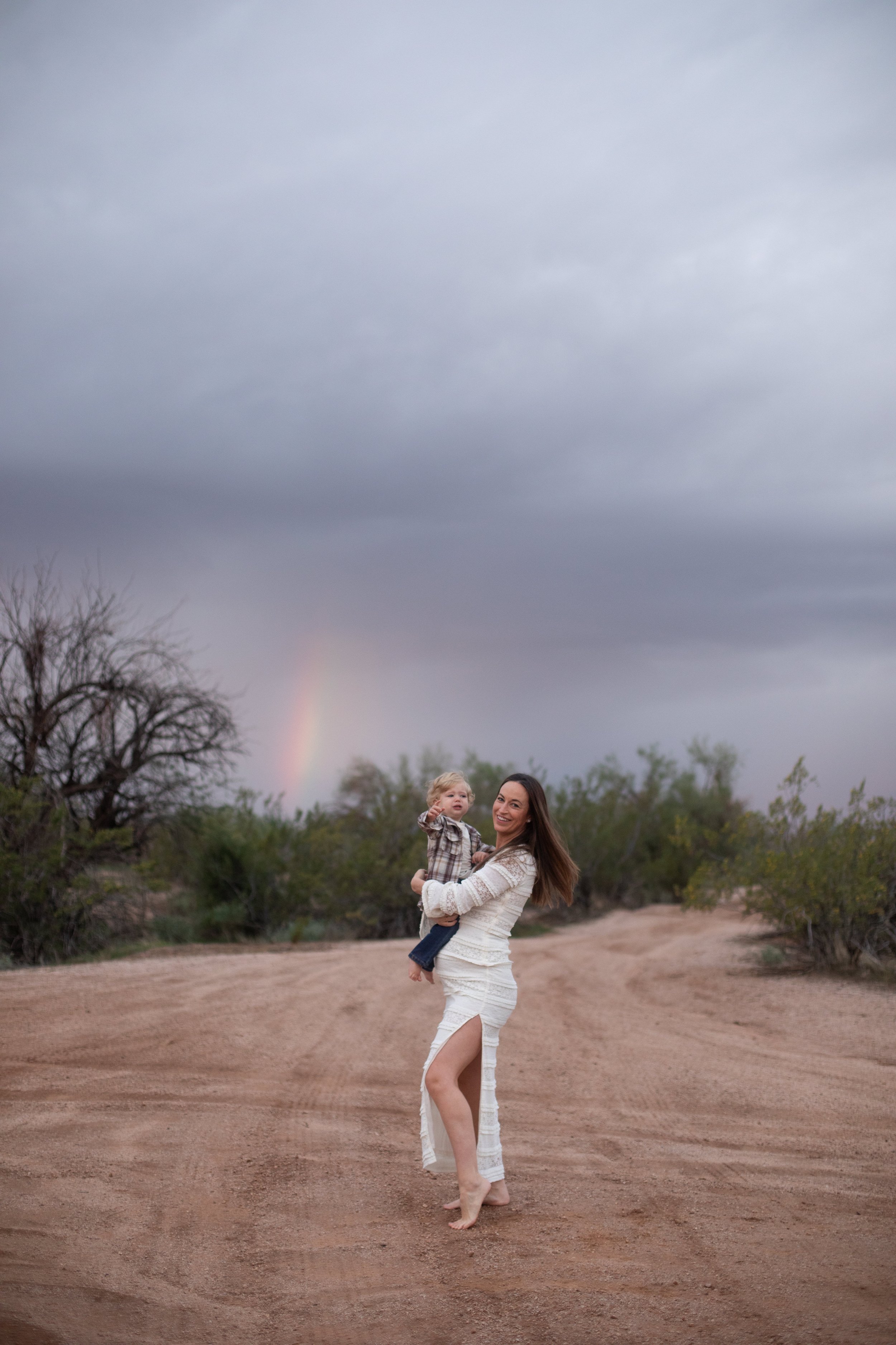 Arizona-Family-Photographer-rio-verde-sunrise-maternity-7.jpg