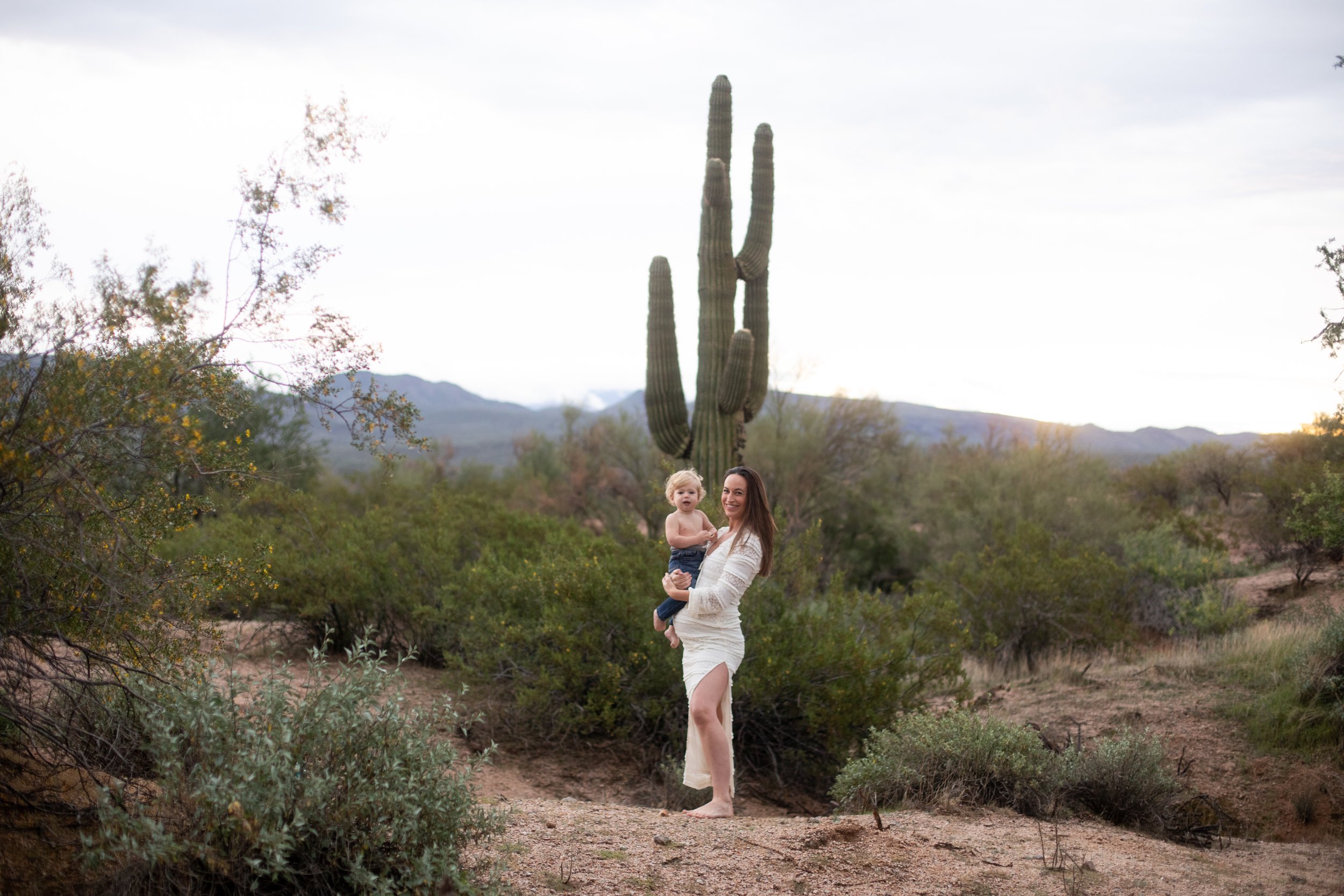Arizona-Family-Photographer-rio-verde-sunrise-maternity-30.jpg