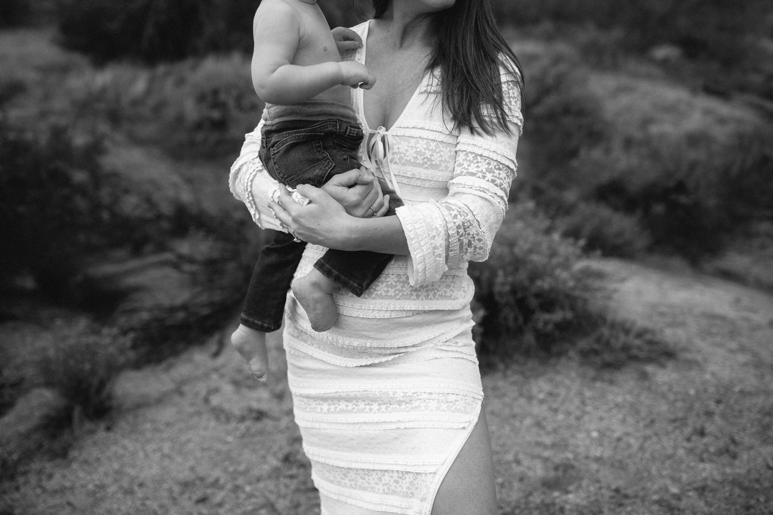 Arizona-Family-Photographer-rio-verde-sunrise-maternity-73.jpg