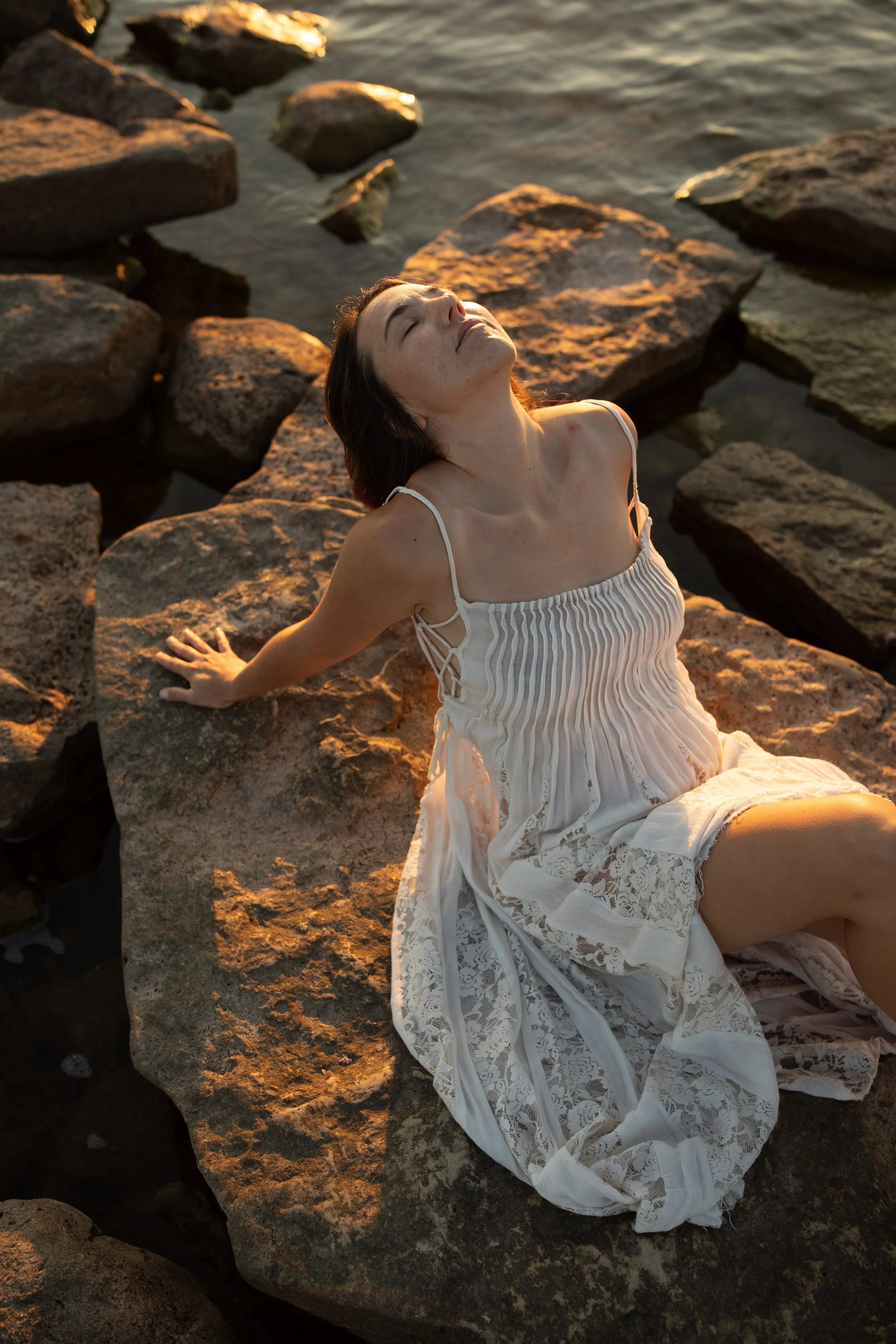 Michigan-film-photographer-upper-peninsula-boudoir-session-199.jpg
