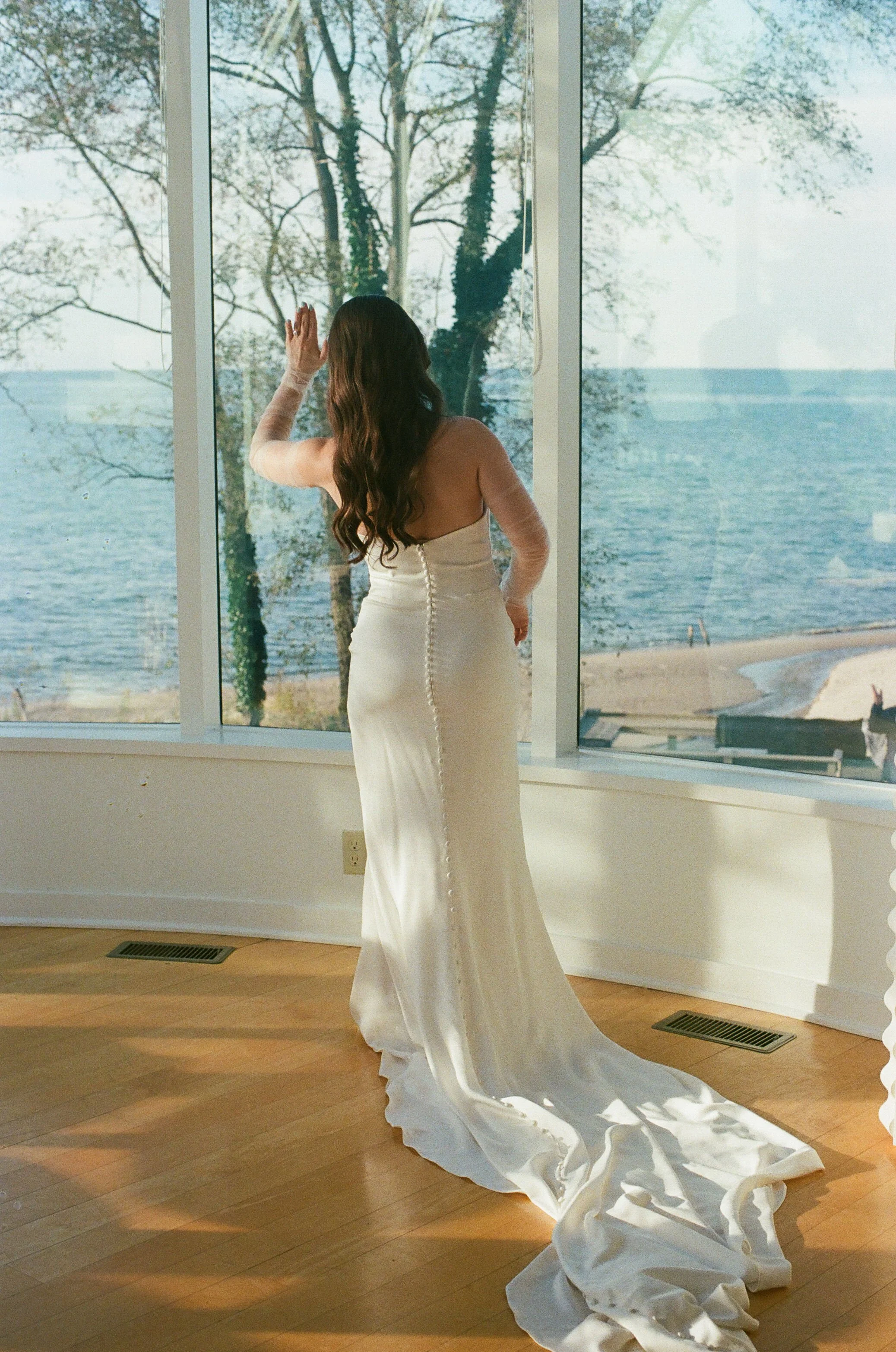 Michigan-wedding-photographer-film-wedding-gathering-properties-10.jpg