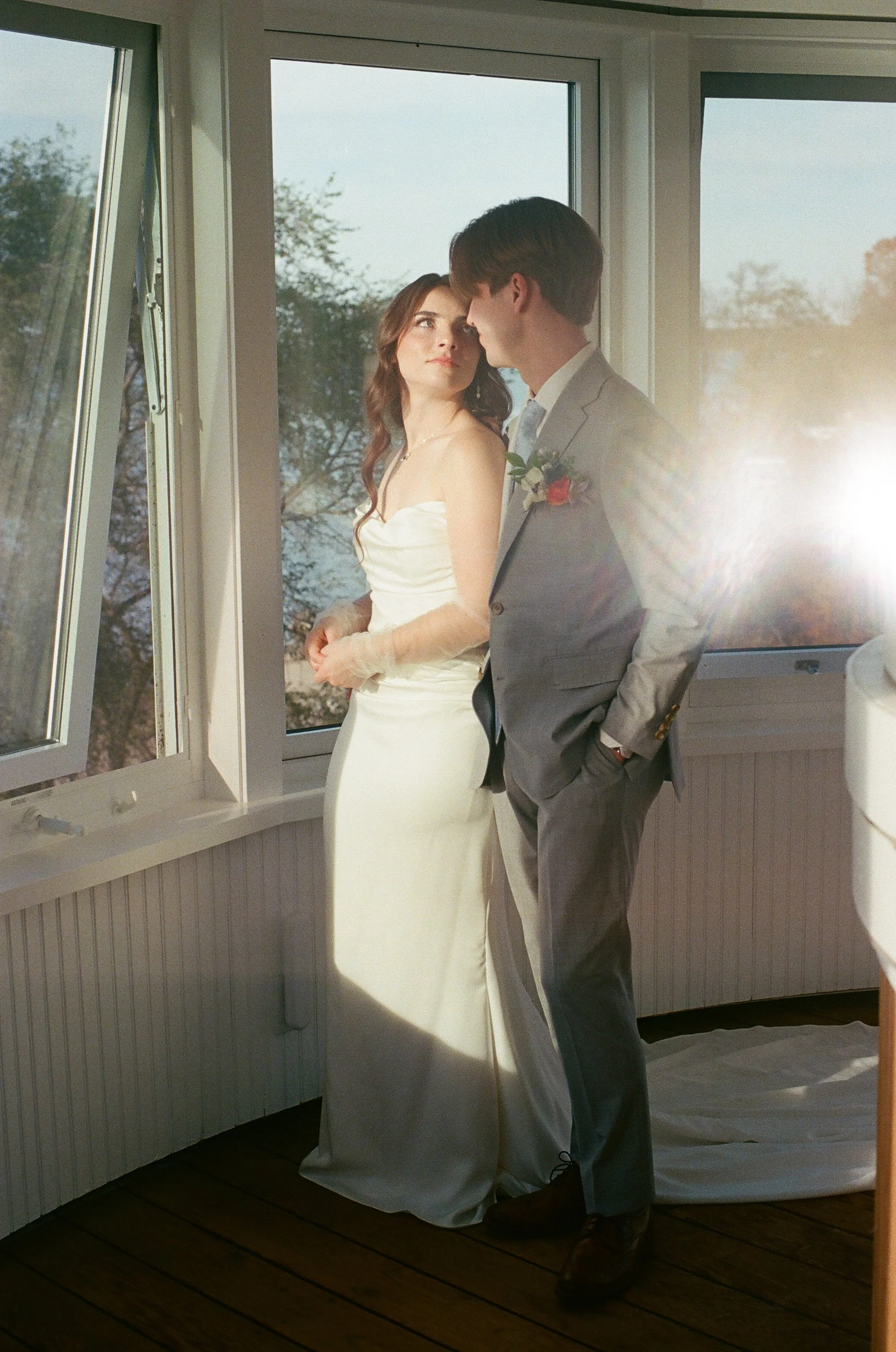 Michigan-wedding-photographer-film-wedding-gathering-properties-14.jpg