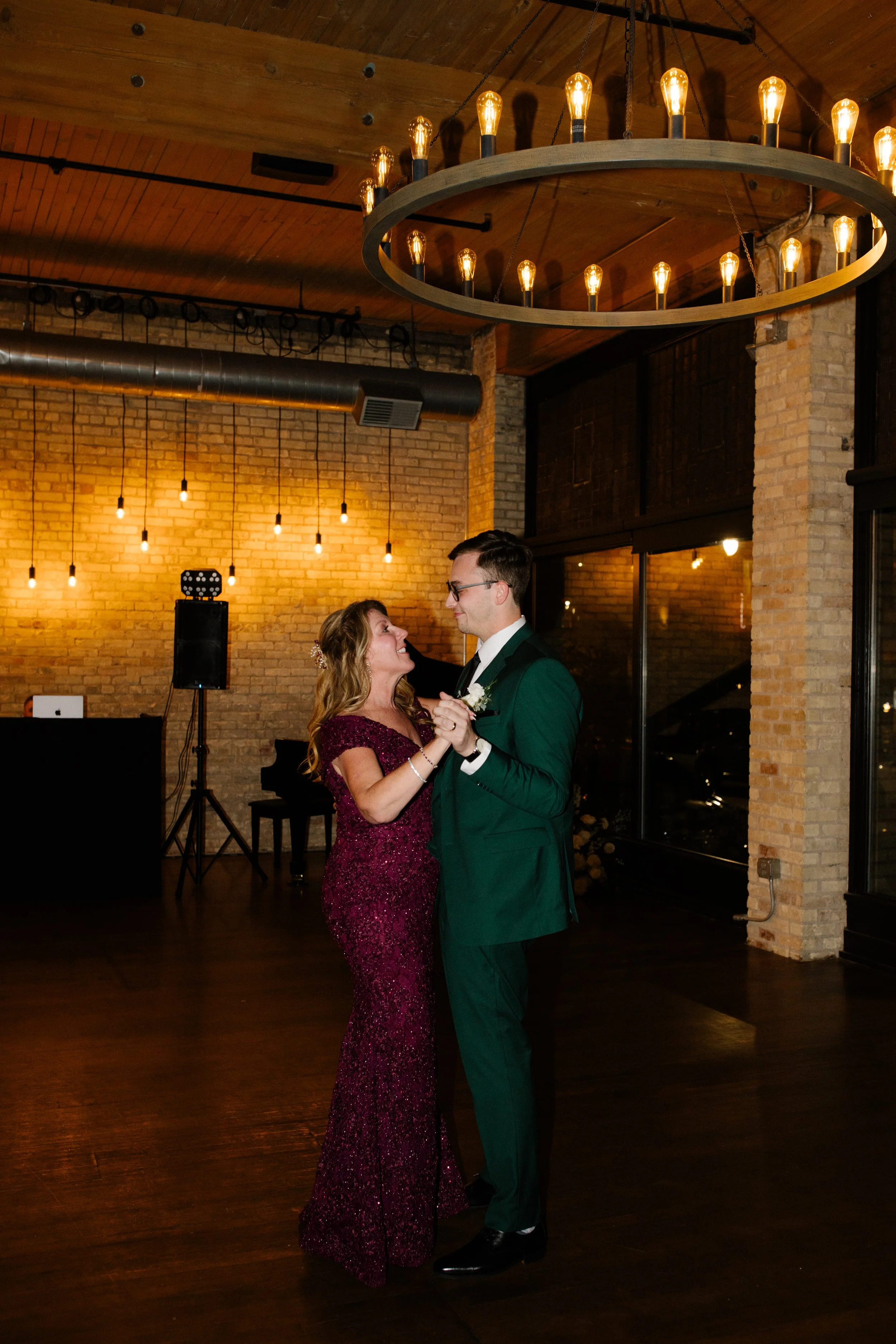 Michigan-wedding-photographer-the-rutledge-wedding-705.jpg