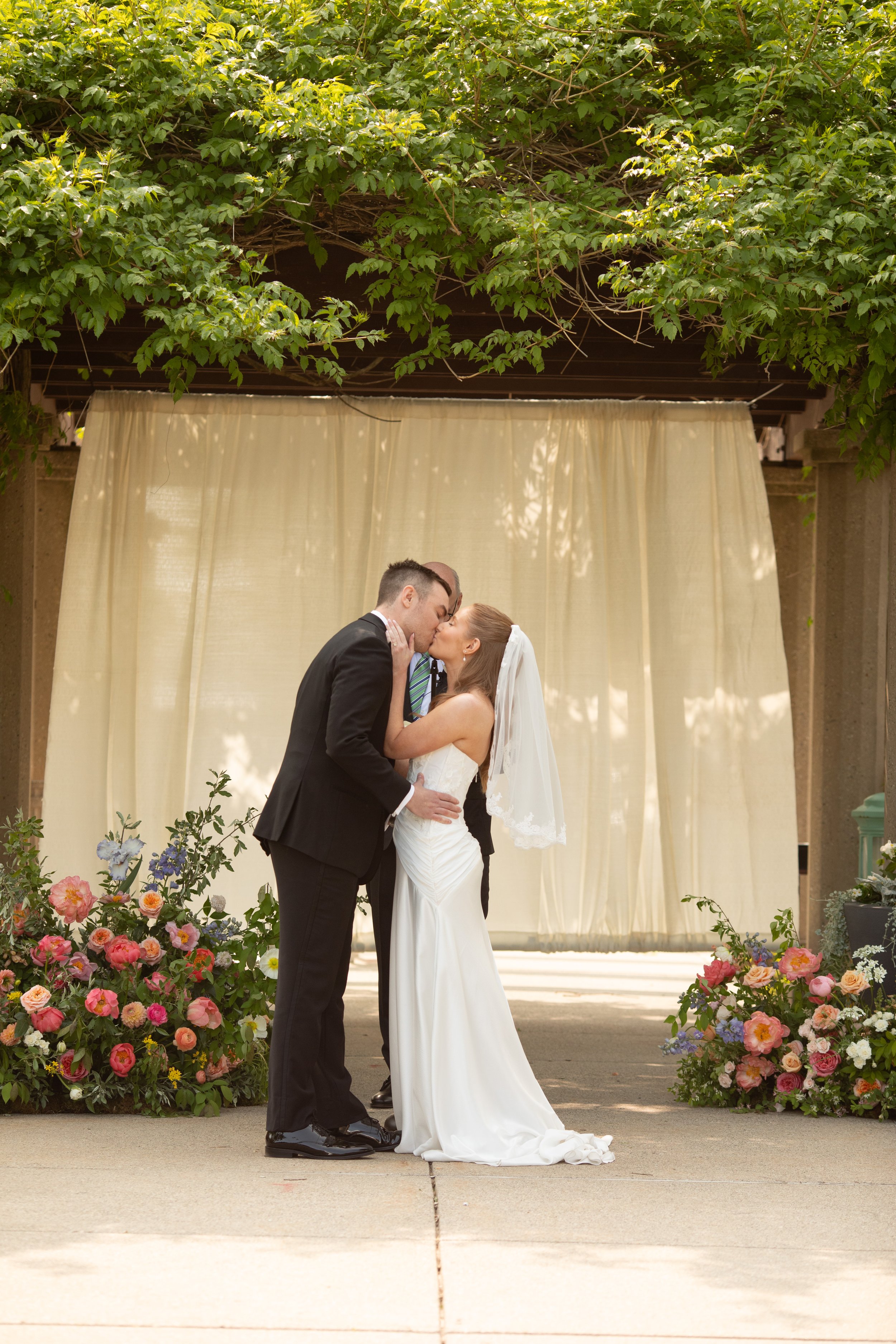 JessicaMax-Michigan-wedding-photographer-MSU-Horticulture-Garden-Wedding-138.jpg