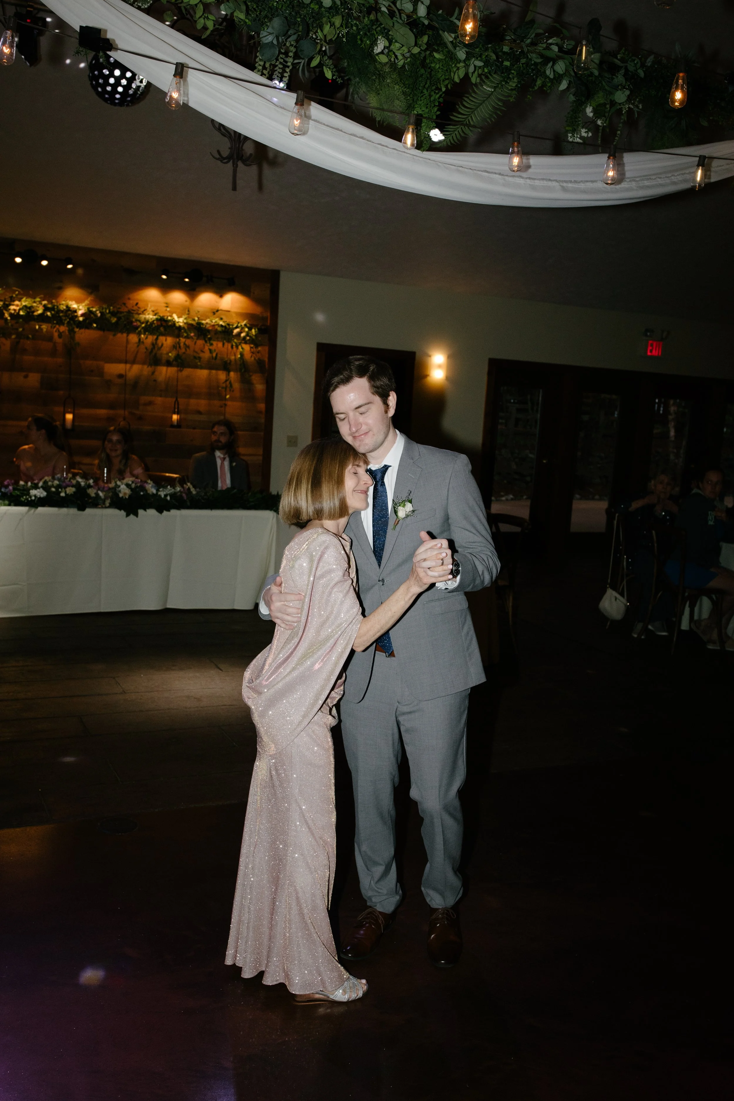 Michigan-film-photographer-Bluebridge-events-center-wedding-415.jpg