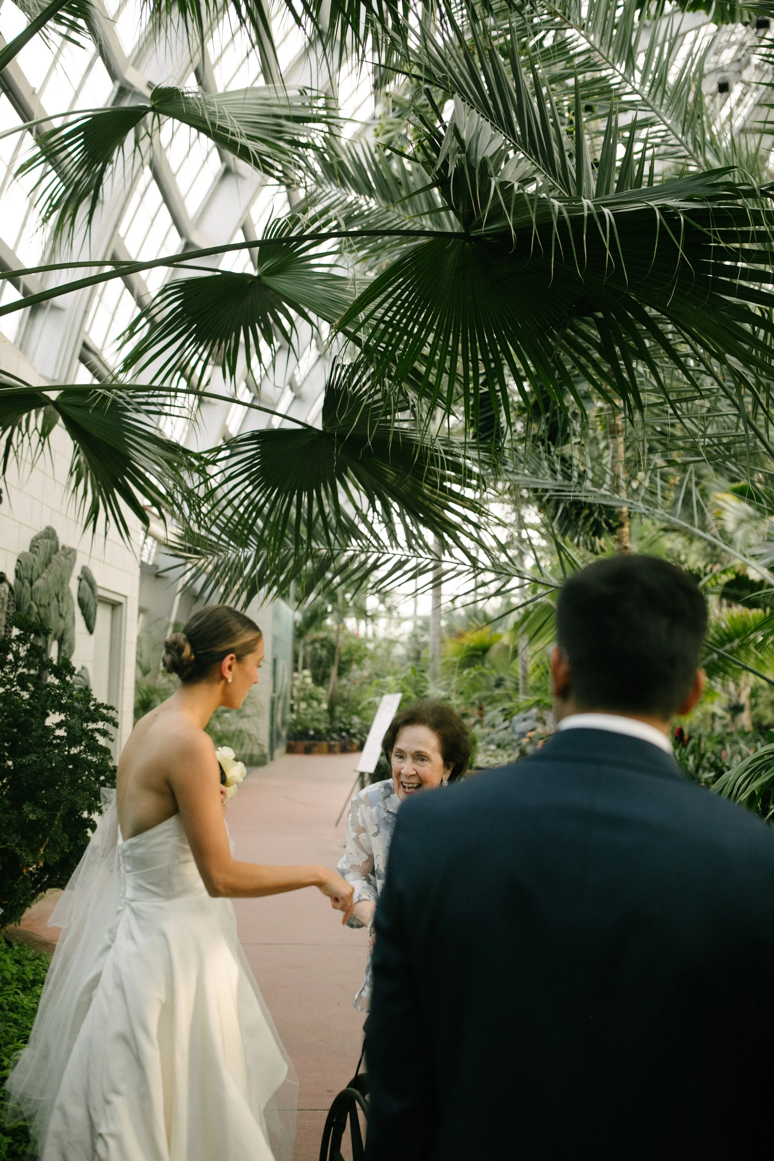 Michigan-wedding-photographer-chicago-wedding-garfield-conservatory-four-seasons-192.jpg