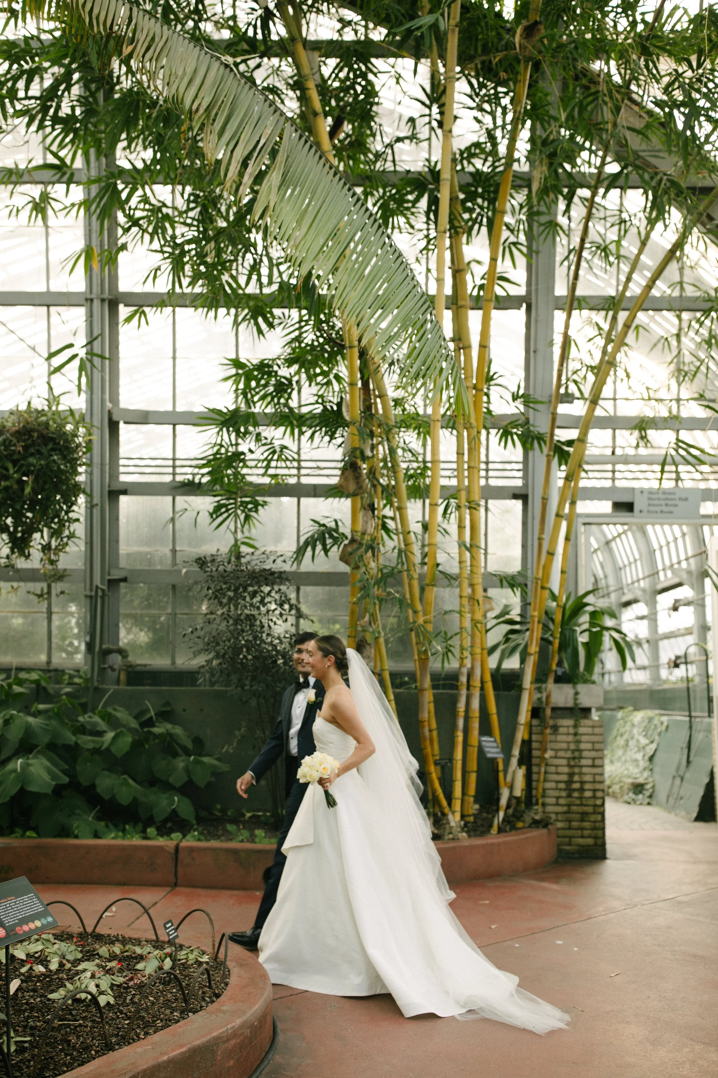 Michigan-wedding-photographer-chicago-wedding-garfield-conservatory-four-seasons-204.jpg