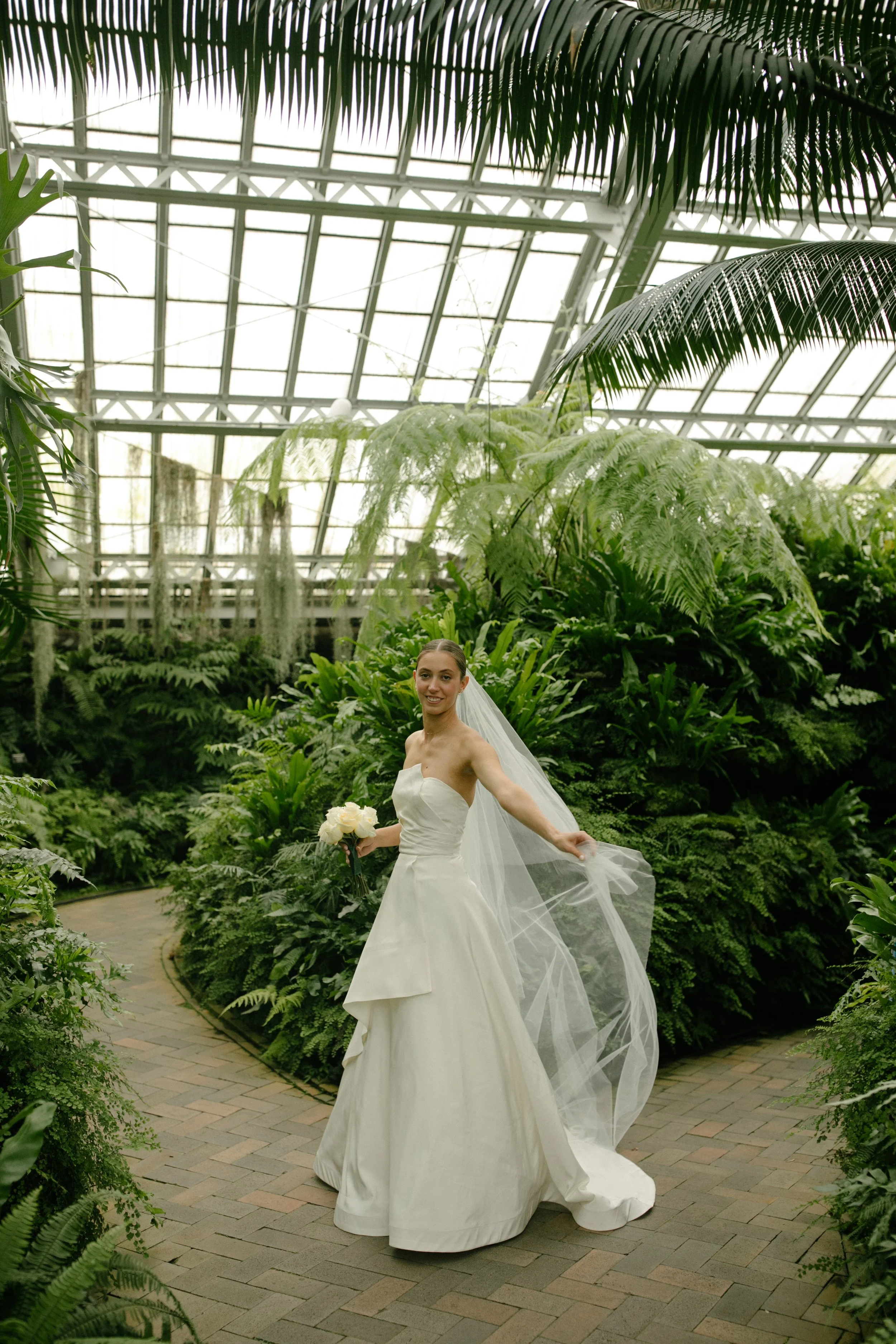 Michigan-wedding-photographer-chicago-wedding-garfield-conservatory-four-seasons-222.jpg