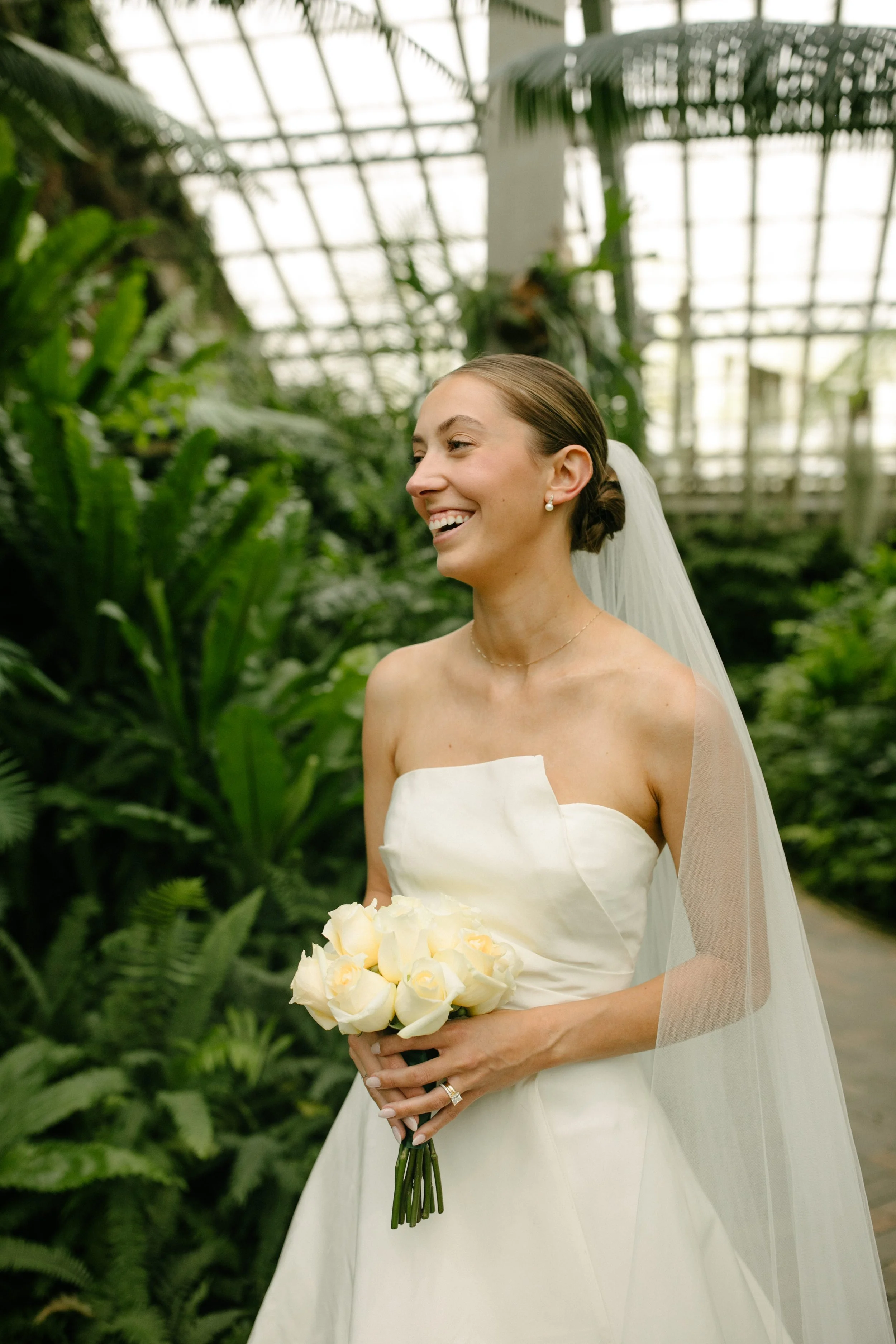 Michigan-wedding-photographer-chicago-wedding-garfield-conservatory-four-seasons-231.jpg
