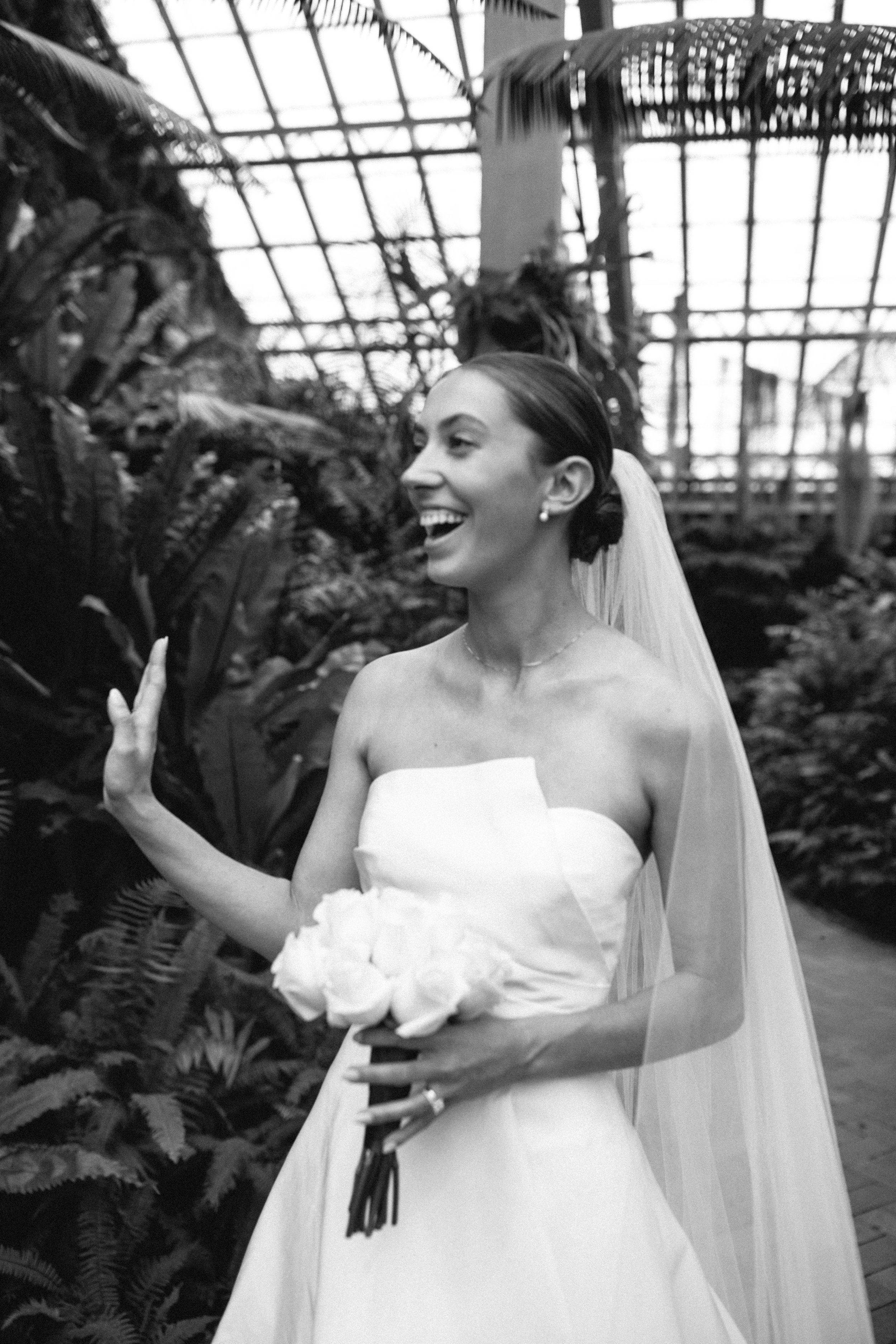 Michigan-wedding-photographer-chicago-wedding-garfield-conservatory-four-seasons-230.jpg