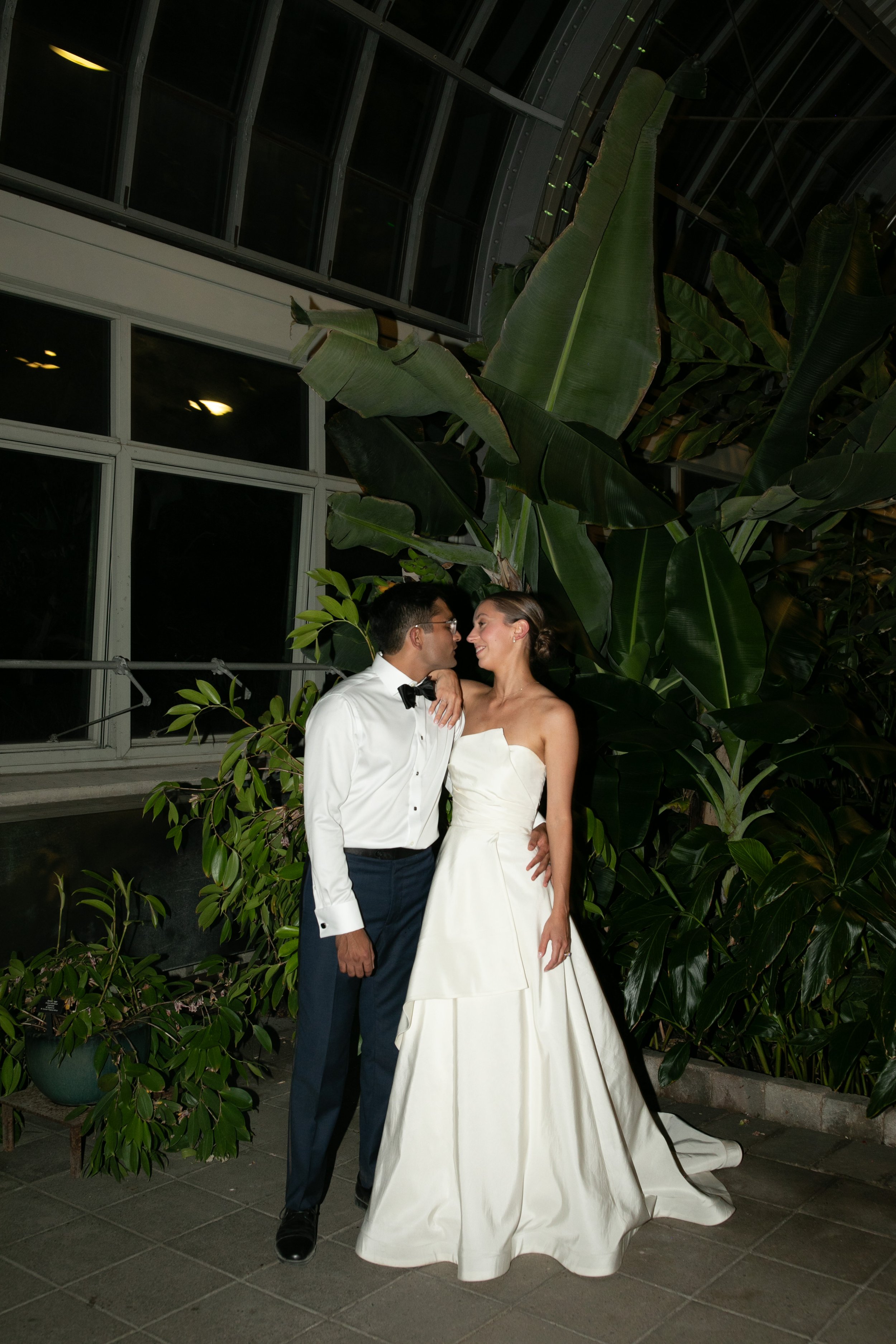 Michigan-wedding-photographer-chicago-wedding-garfield-conservatory-four-seasons-503.jpg