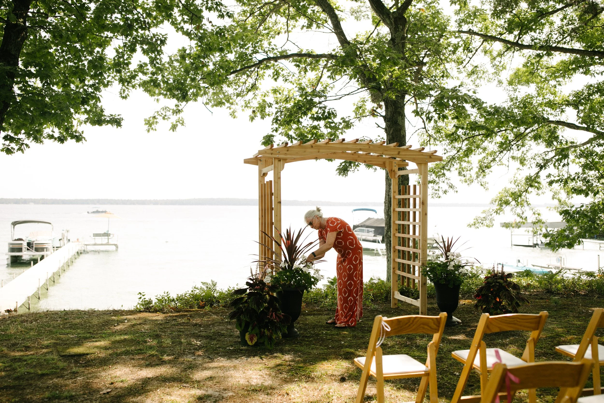 Michigan-wedding-photographer-higgins-lake-backyard-intimate-wedding-88.jpg