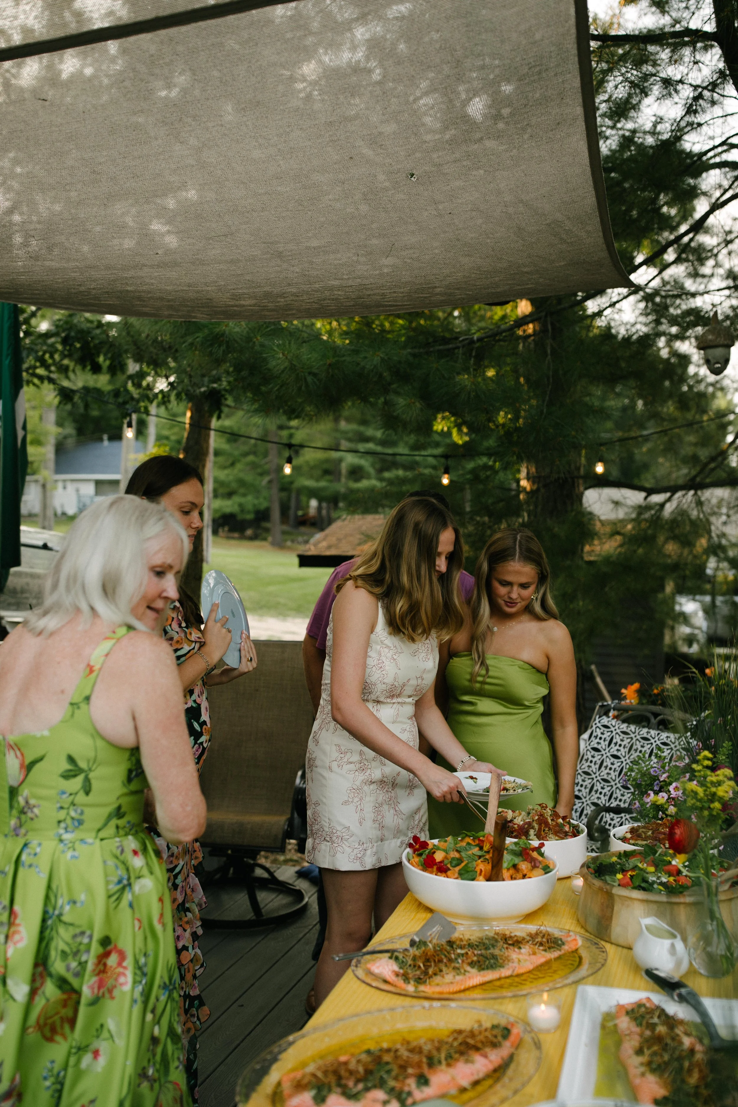 Michigan-wedding-photographer-higgins-lake-backyard-intimate-wedding-561.jpg