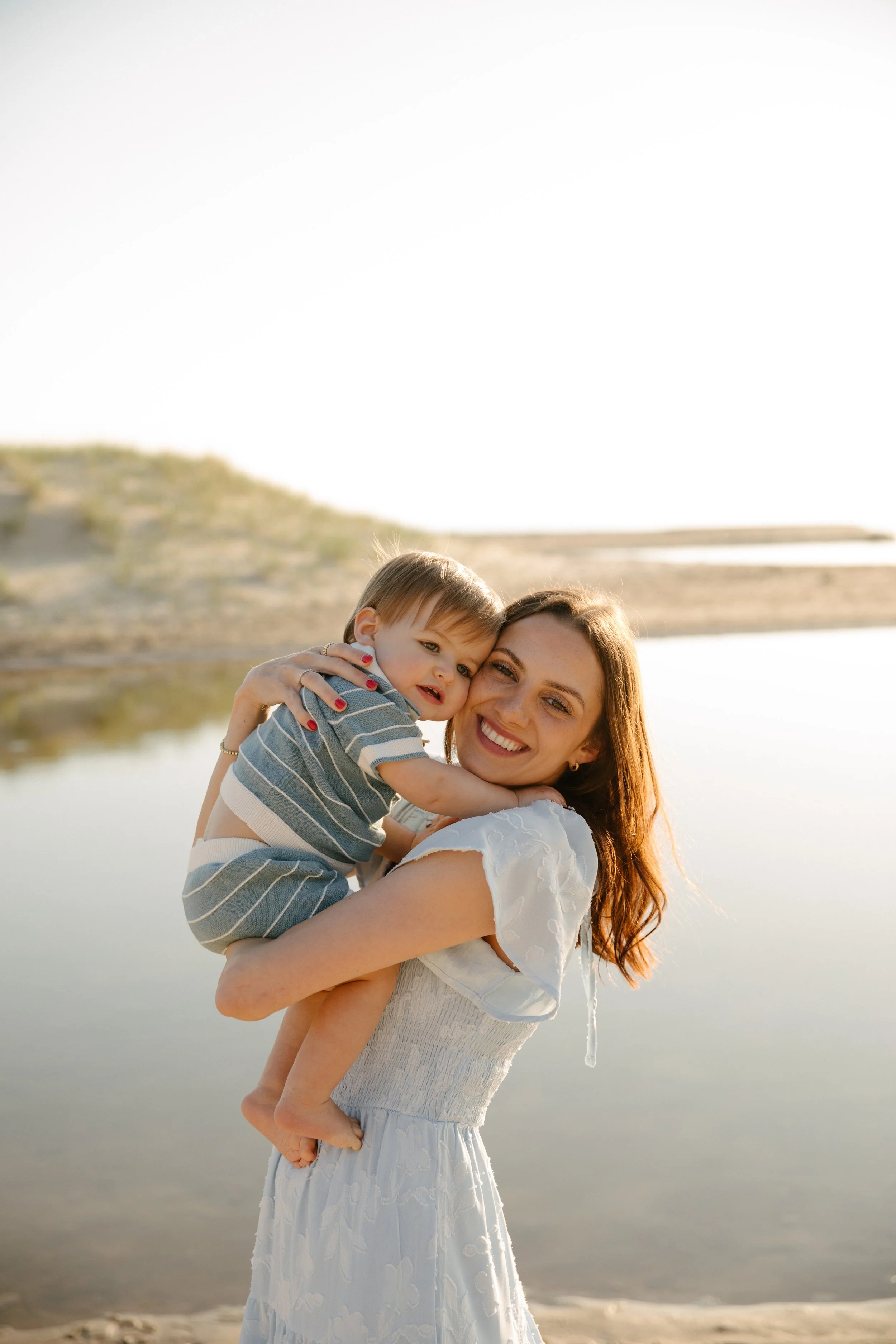 JessicaMax-west-michigan-family-photographer-pentwater-bass-outlet-extended-family-session-170.jpg