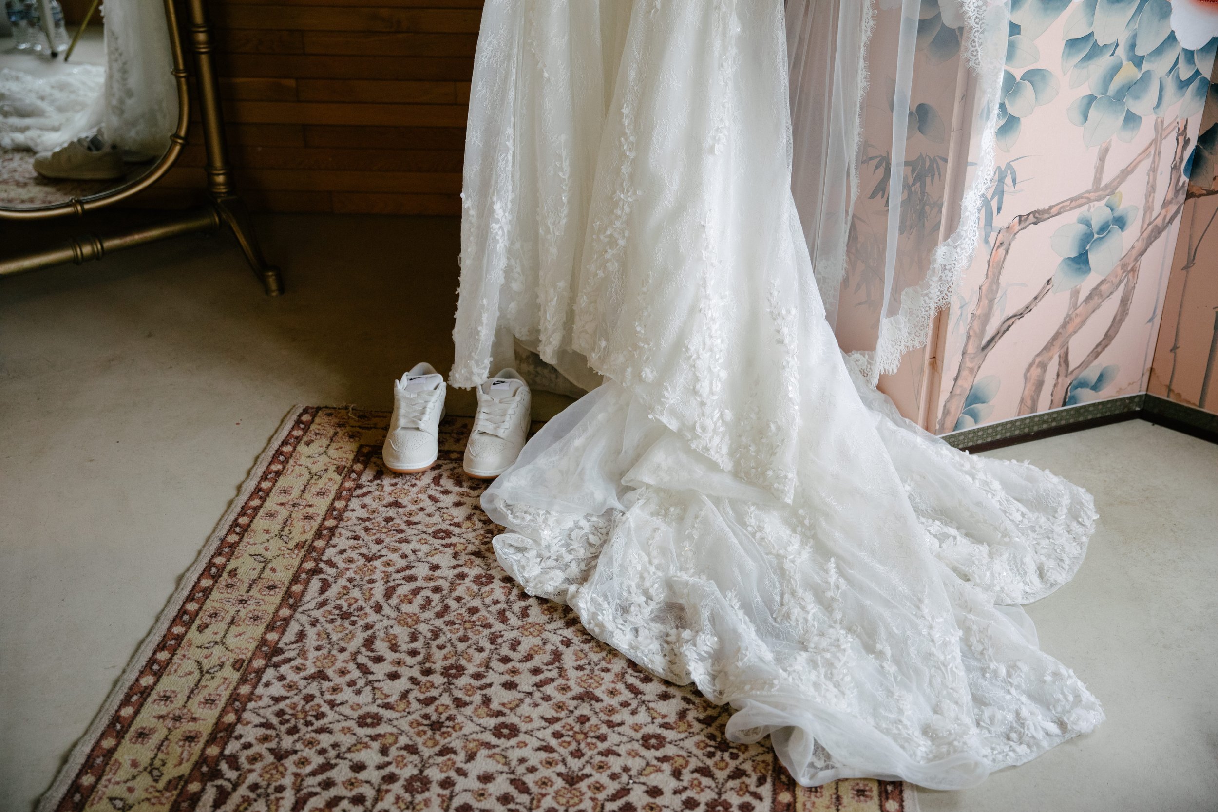 JessicaMax-michigan-documentary-wedding-photographer-sundance-and-the-secret-garden-wedding-11.jpg