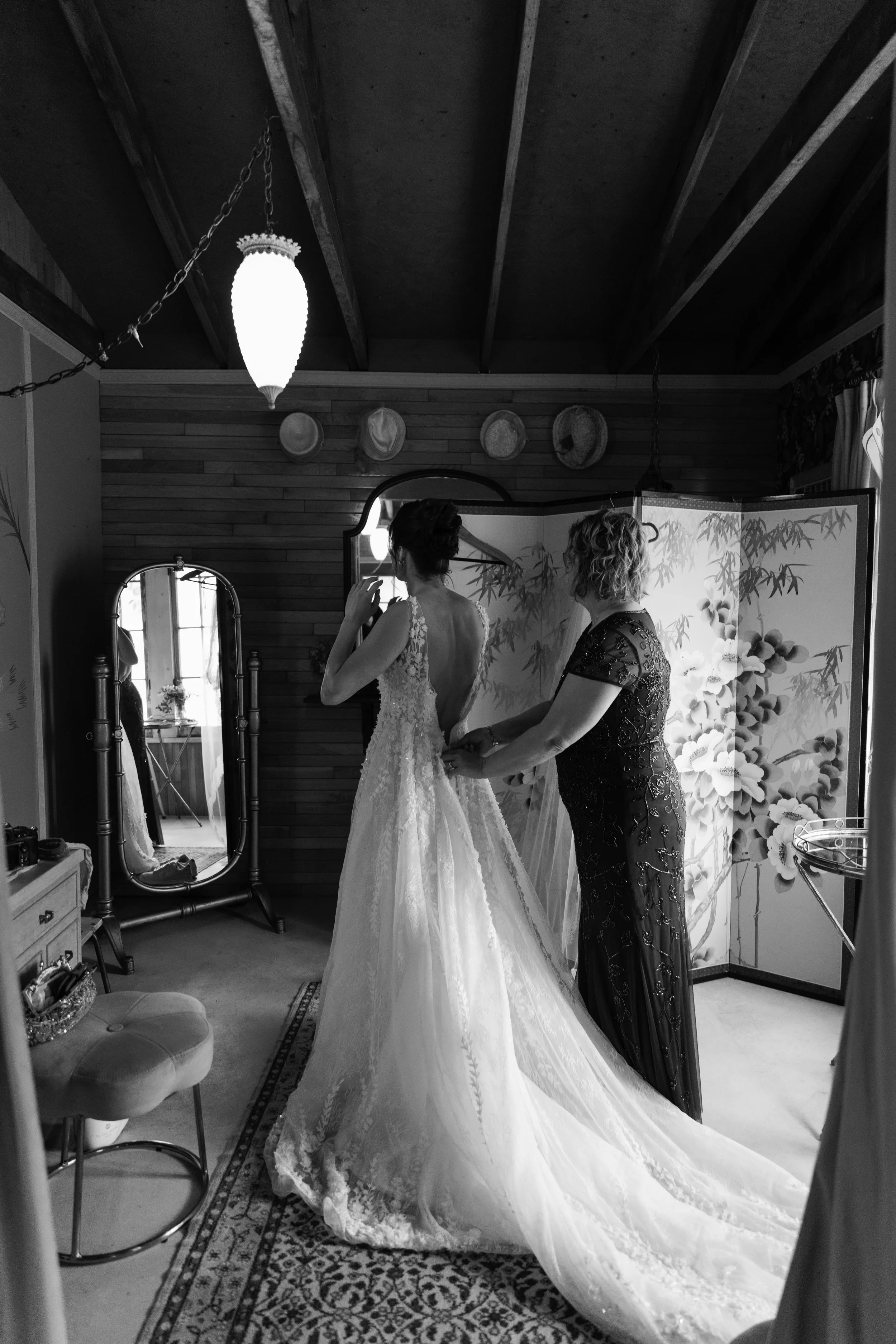 JessicaMax-michigan-documentary-wedding-photographer-sundance-and-the-secret-garden-wedding-14.jpg