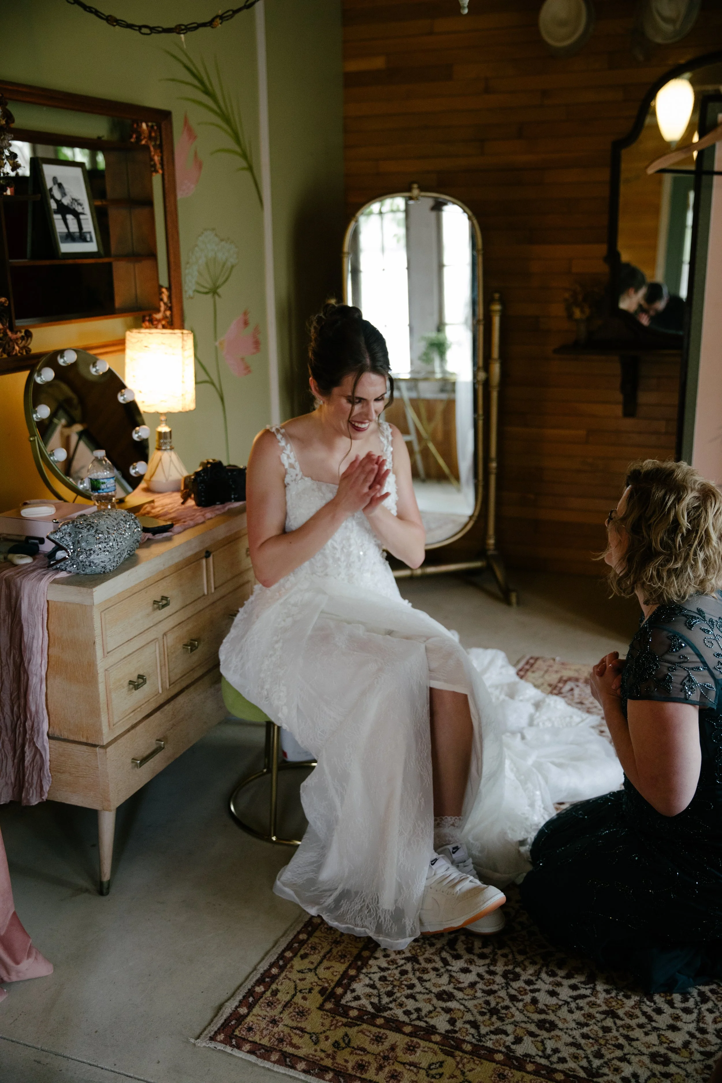 JessicaMax-michigan-documentary-wedding-photographer-sundance-and-the-secret-garden-wedding-21.jpg