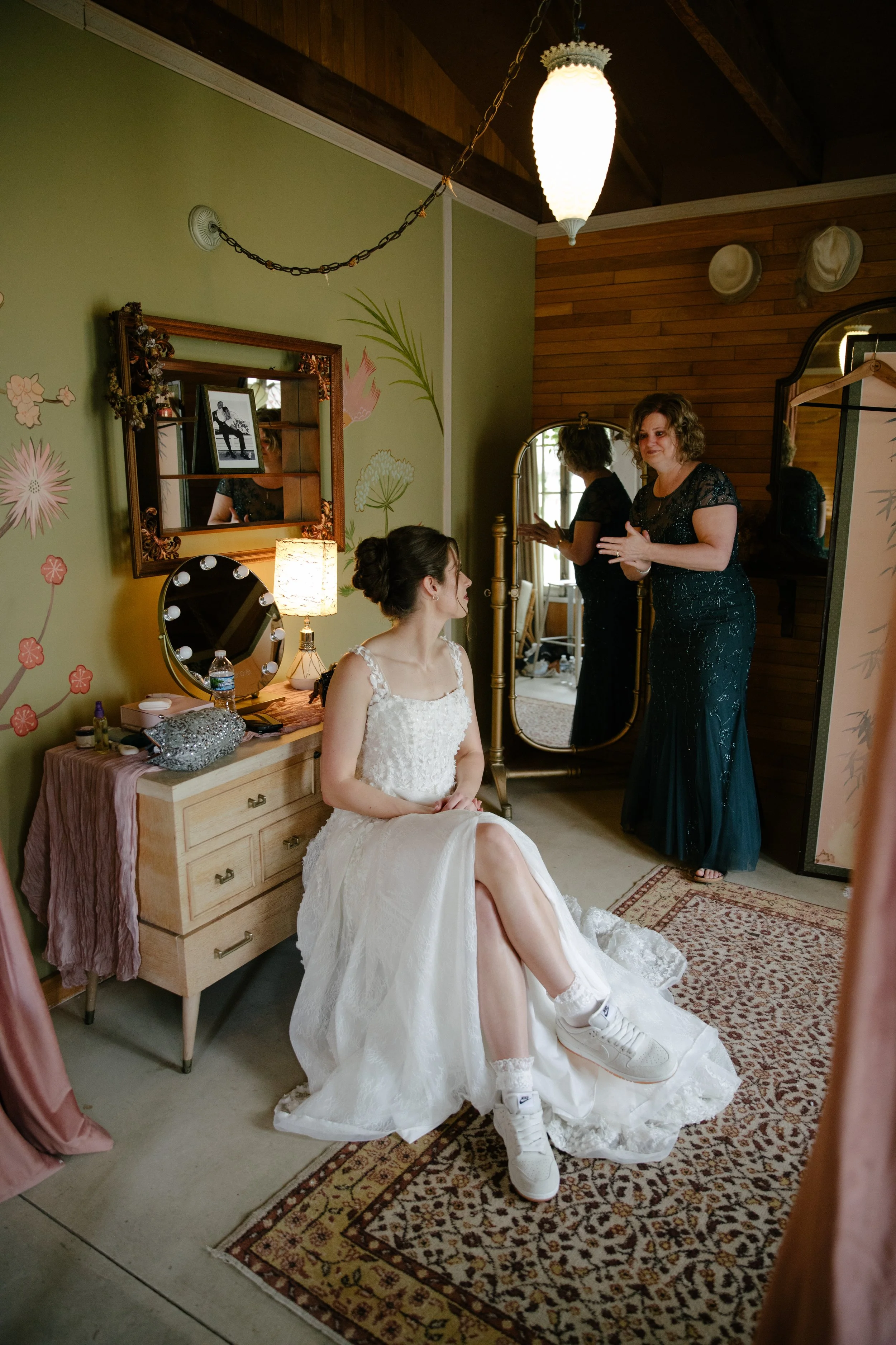 JessicaMax-michigan-documentary-wedding-photographer-sundance-and-the-secret-garden-wedding-23.jpg