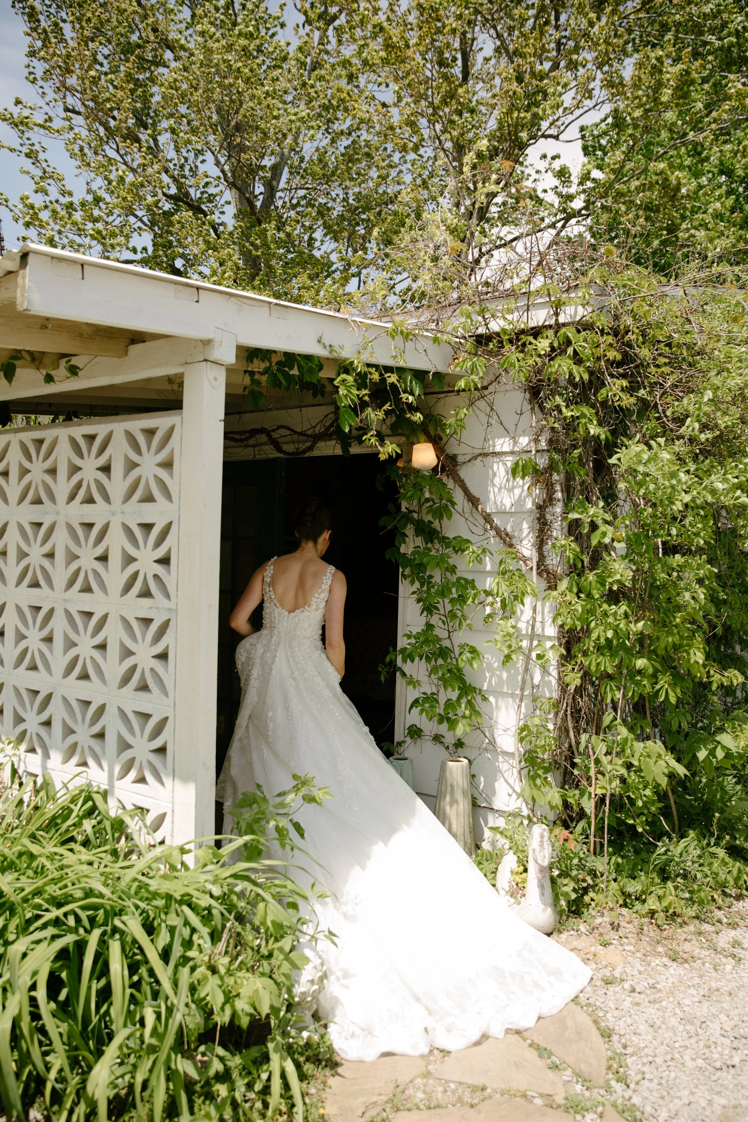 JessicaMax-michigan-documentary-wedding-photographer-sundance-and-the-secret-garden-wedding-75.jpg