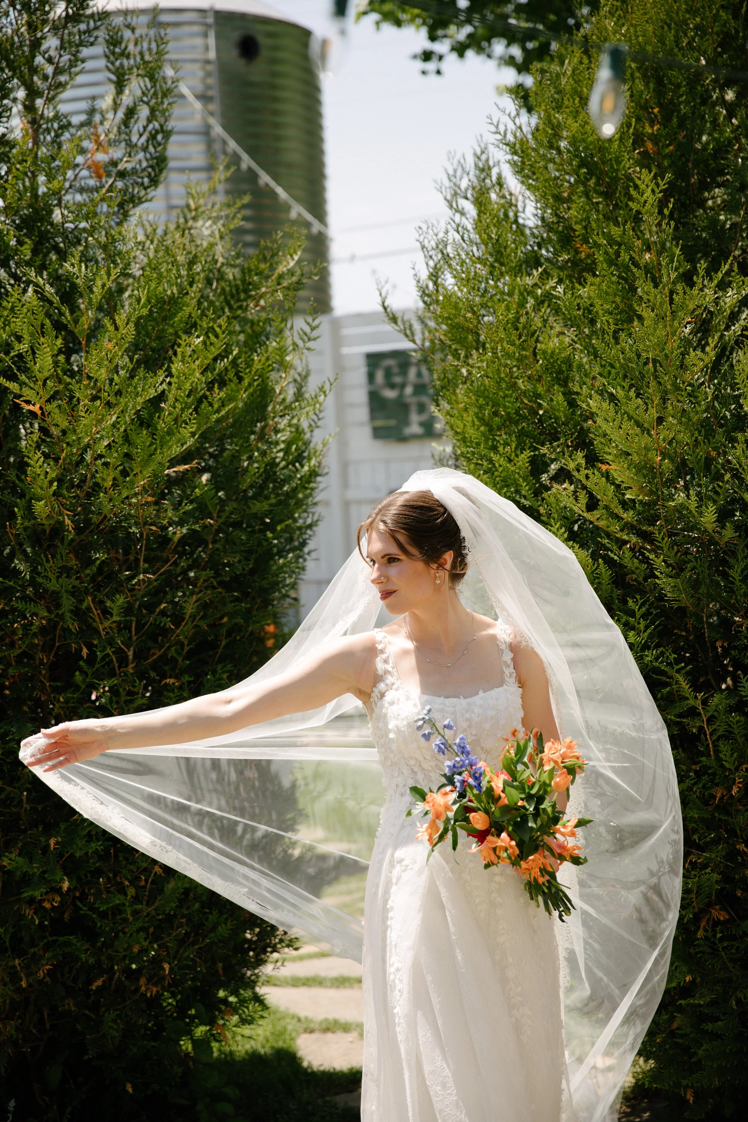 JessicaMax-michigan-documentary-wedding-photographer-sundance-and-the-secret-garden-wedding-97.jpg