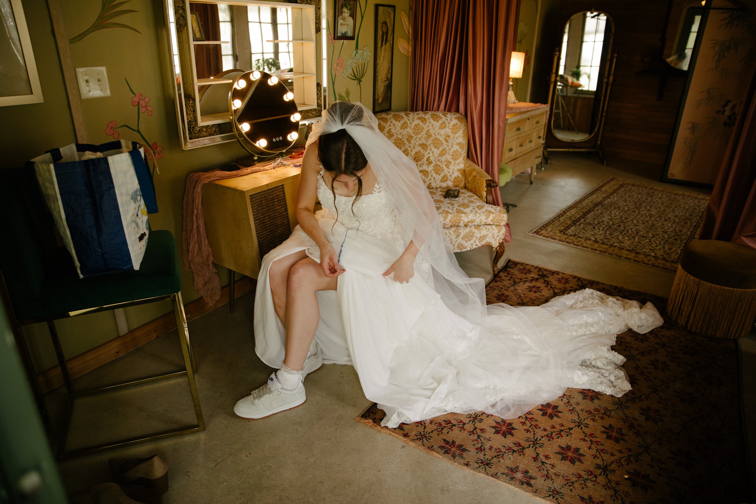 JessicaMax-michigan-documentary-wedding-photographer-sundance-and-the-secret-garden-wedding-135.jpg