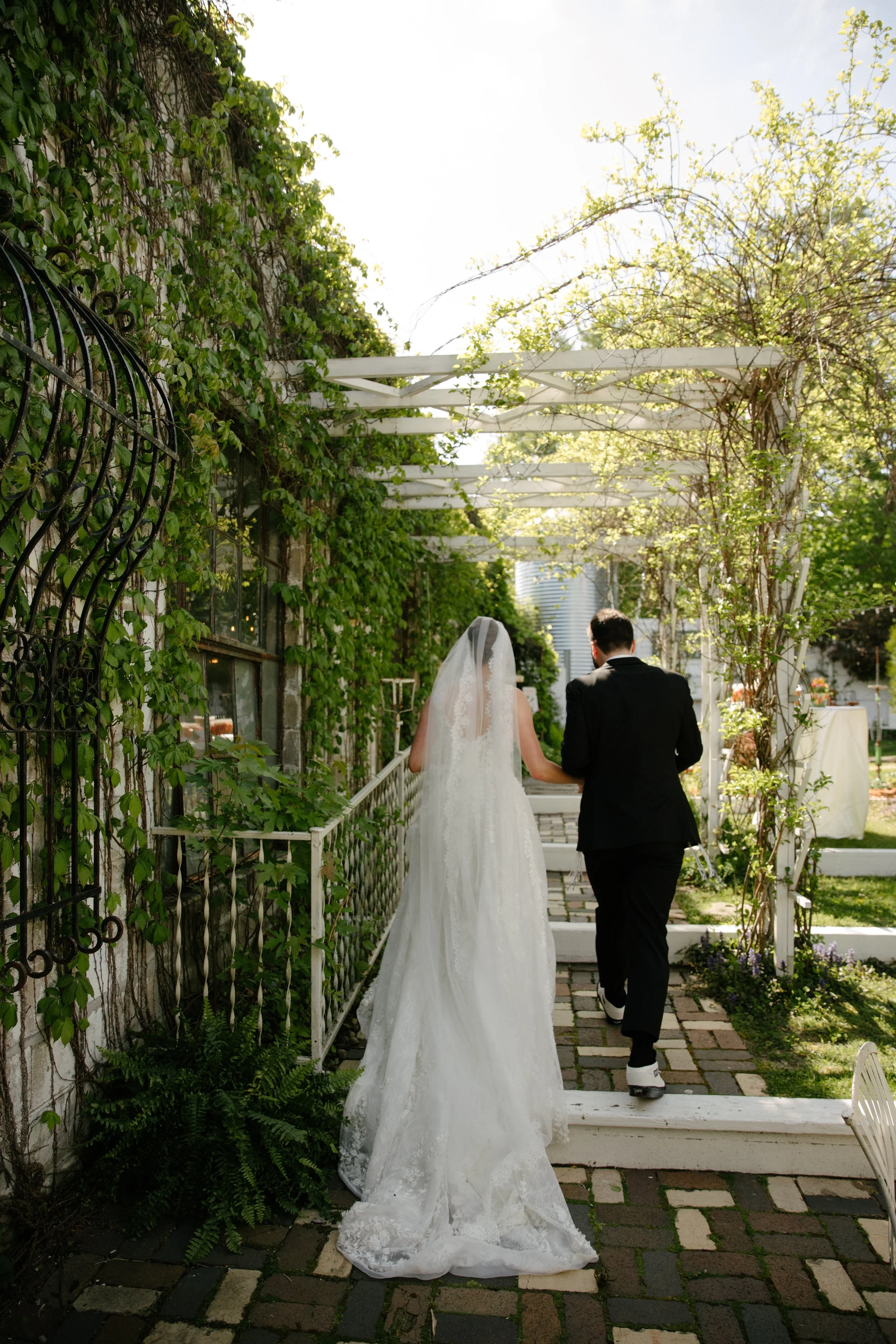 JessicaMax-michigan-documentary-wedding-photographer-sundance-and-the-secret-garden-wedding-184.jpg