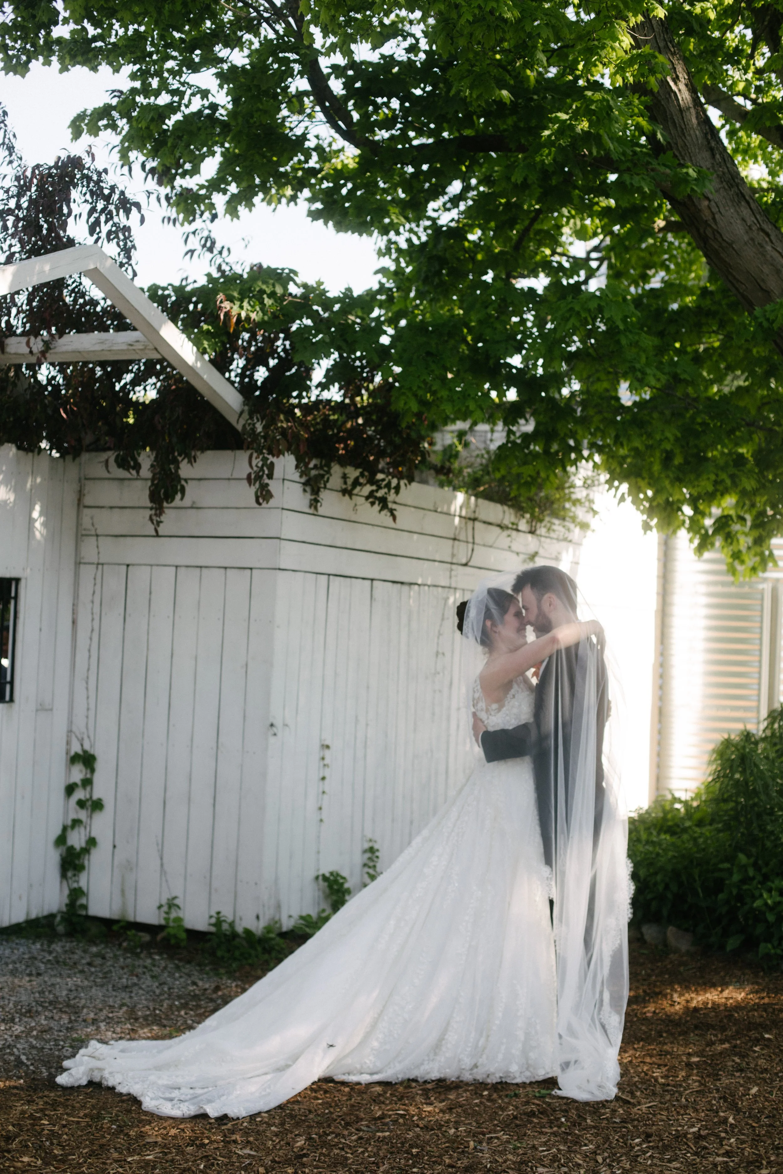 JessicaMax-michigan-documentary-wedding-photographer-sundance-and-the-secret-garden-wedding-204.jpg
