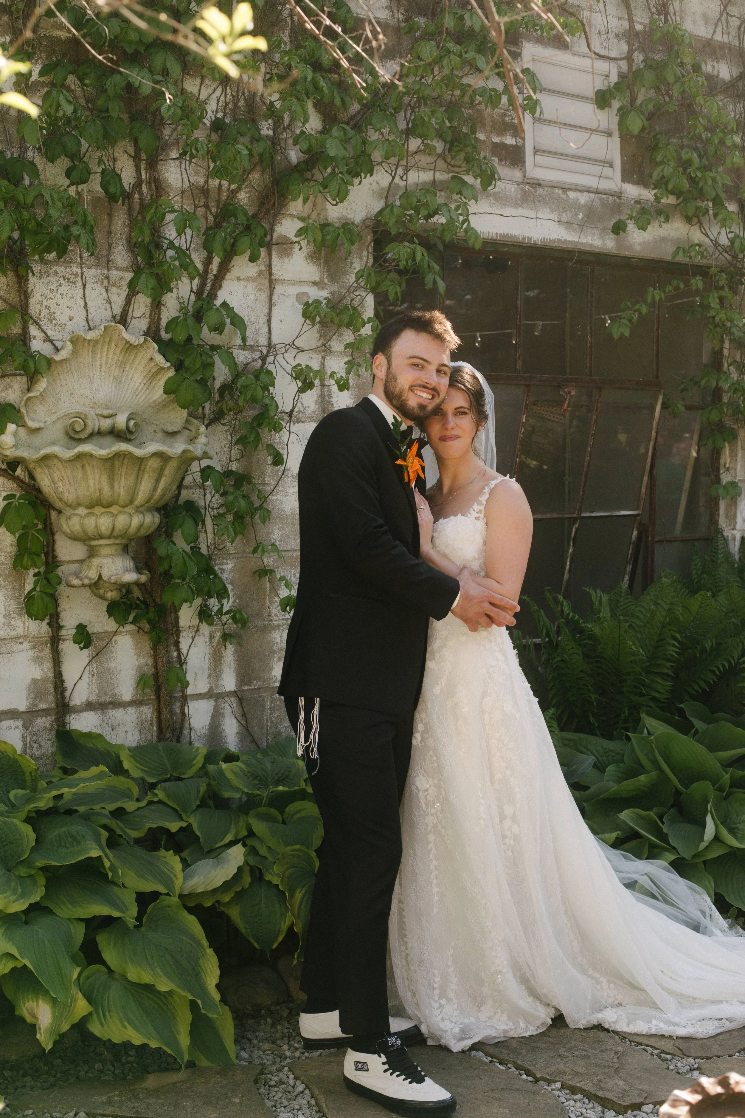 JessicaMax-michigan-documentary-wedding-photographer-sundance-and-the-secret-garden-wedding-214.jpg