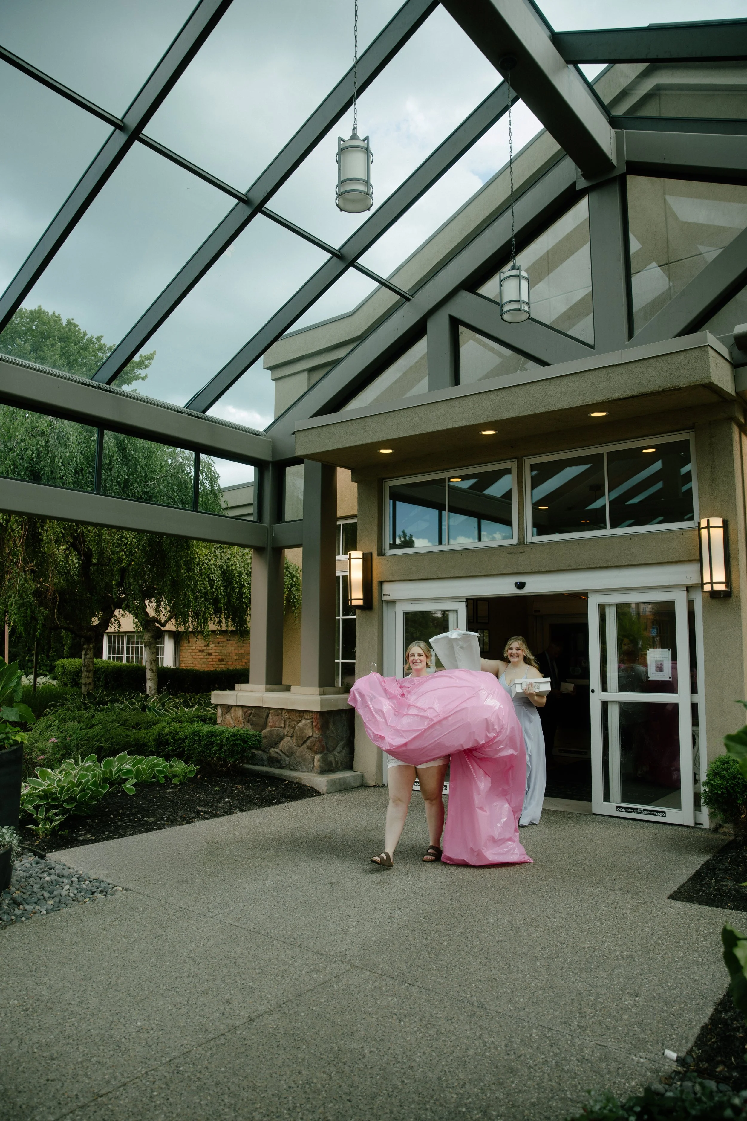 JessicaMax-ann-arbor-wedding-photographer-matthaei-garden-kensington-hotel-wedding-20.jpg