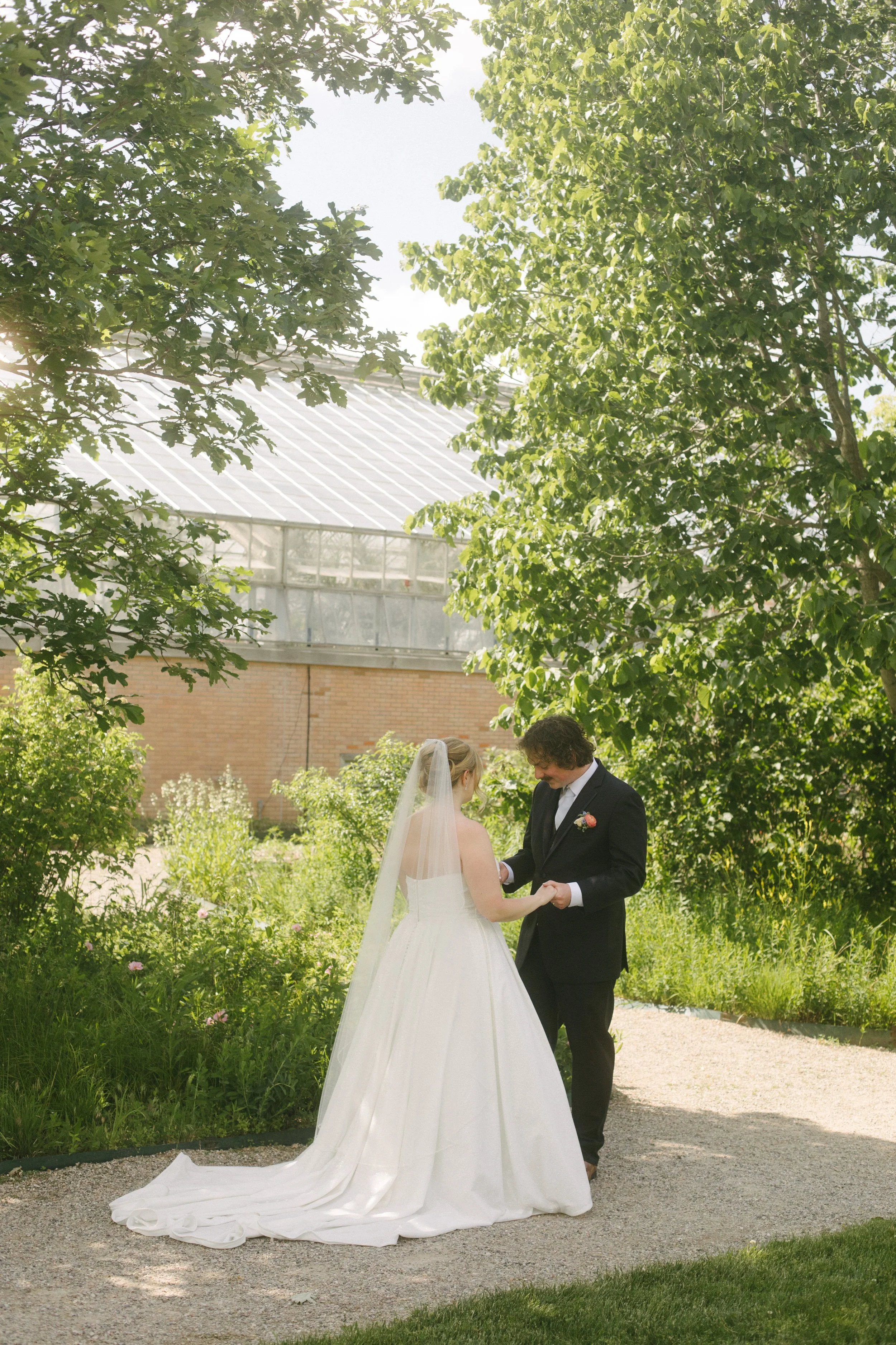 JessicaMax-ann-arbor-wedding-photographer-matthaei-garden-kensington-hotel-wedding-38.jpg