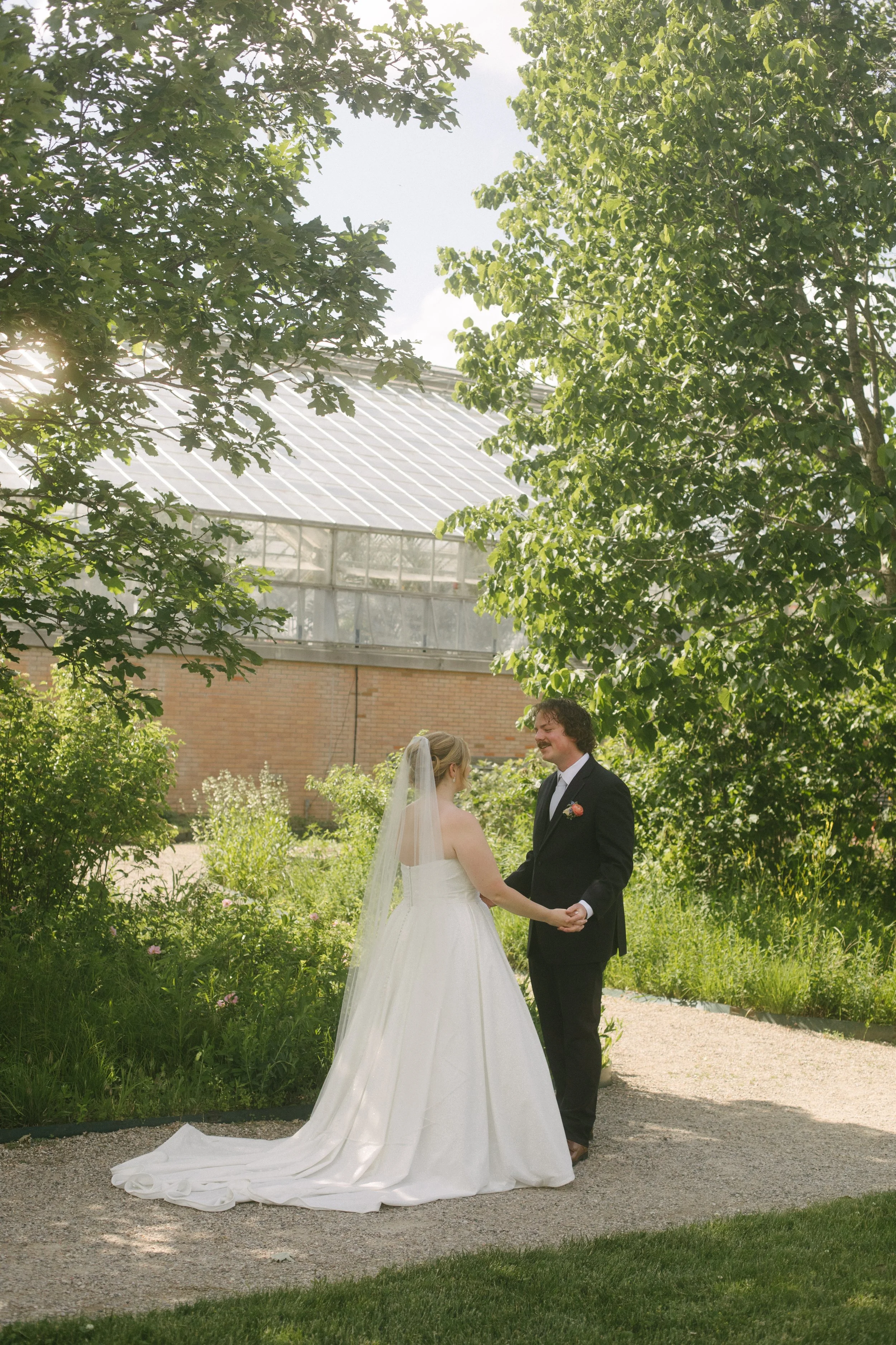 JessicaMax-ann-arbor-wedding-photographer-matthaei-garden-kensington-hotel-wedding-44.jpg