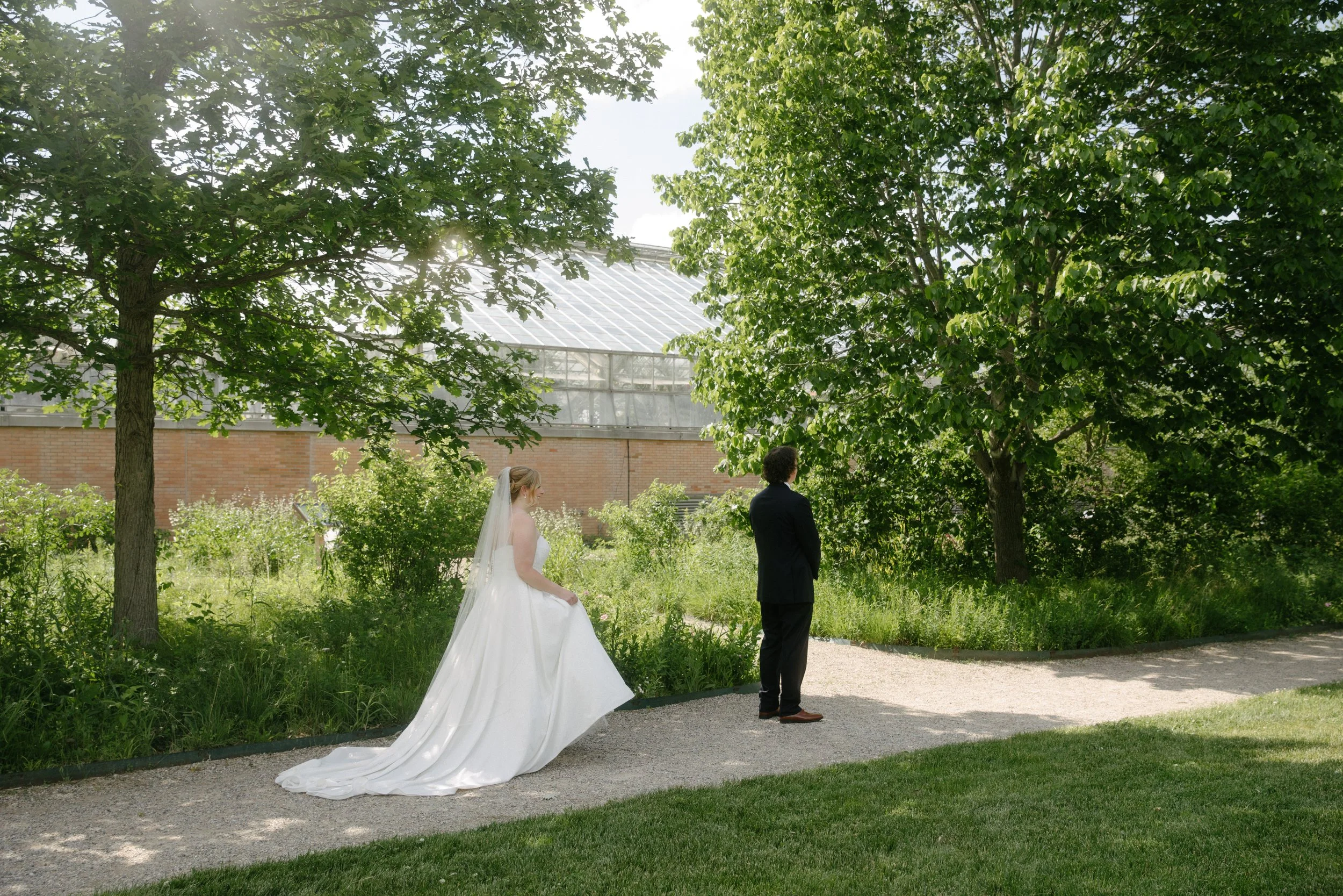 JessicaMax-ann-arbor-wedding-photographer-matthaei-garden-kensington-hotel-wedding-52.jpg