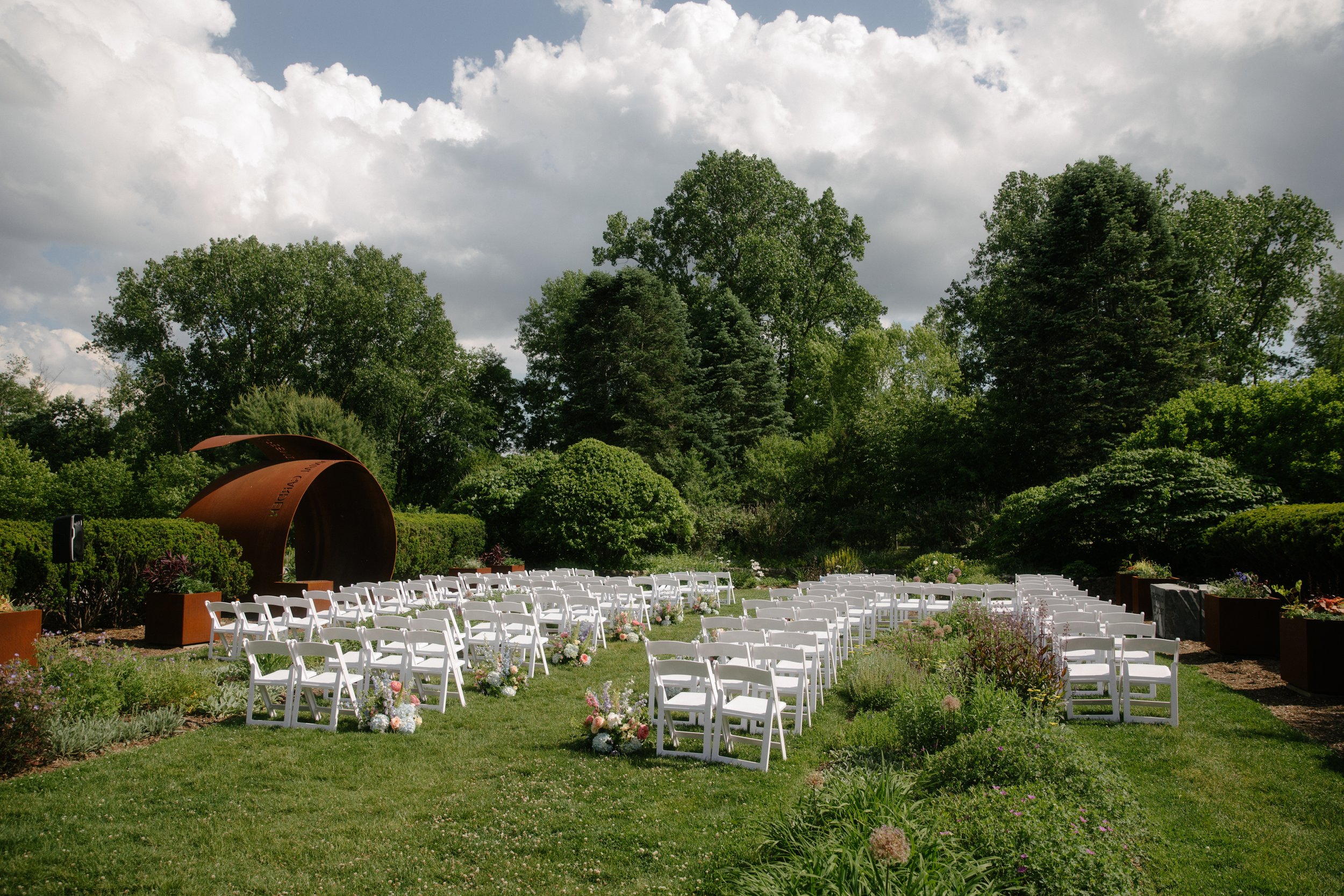 JessicaMax-ann-arbor-wedding-photographer-matthaei-garden-kensington-hotel-wedding-63.jpg