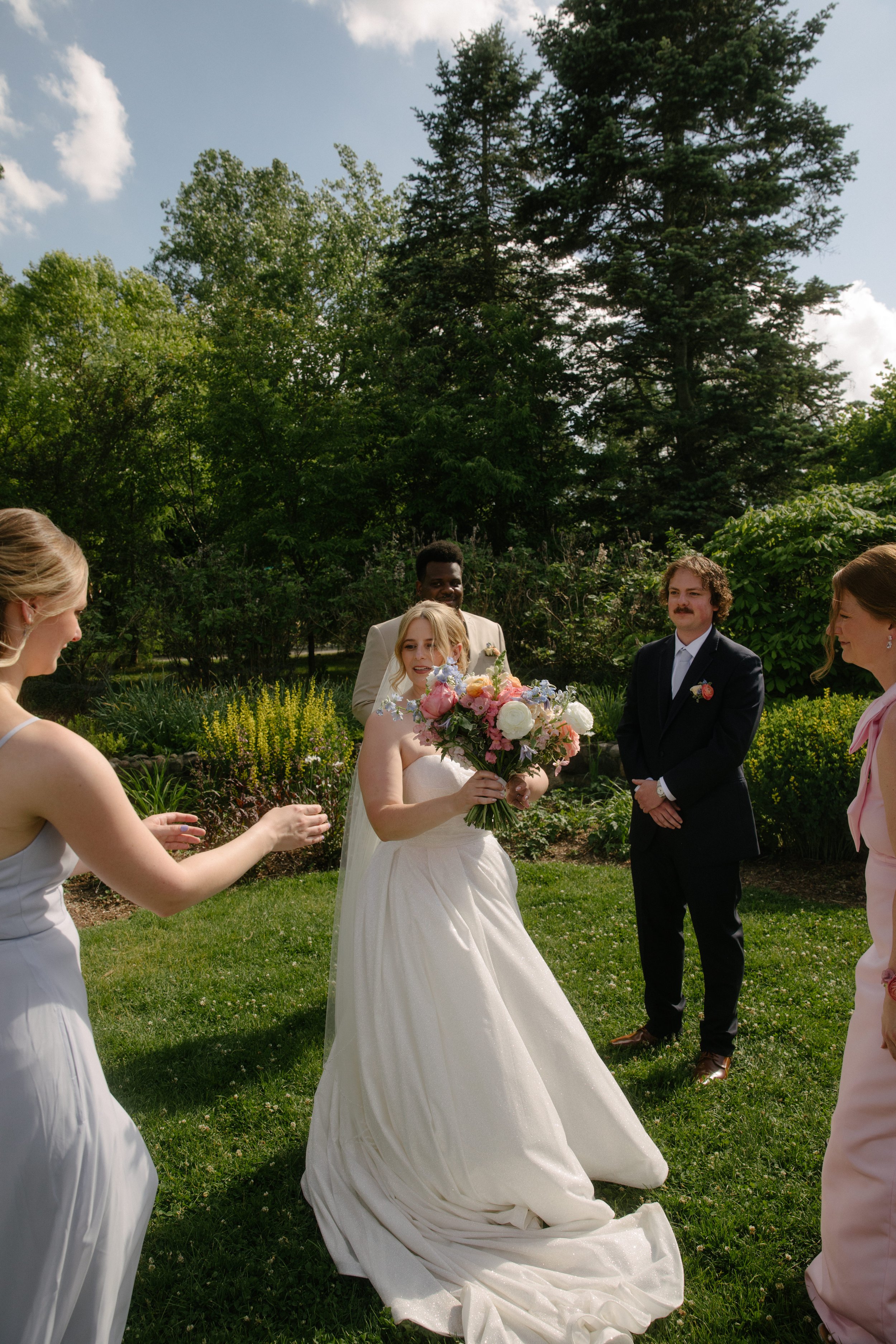 JessicaMax-ann-arbor-wedding-photographer-matthaei-garden-kensington-hotel-wedding-124.jpg