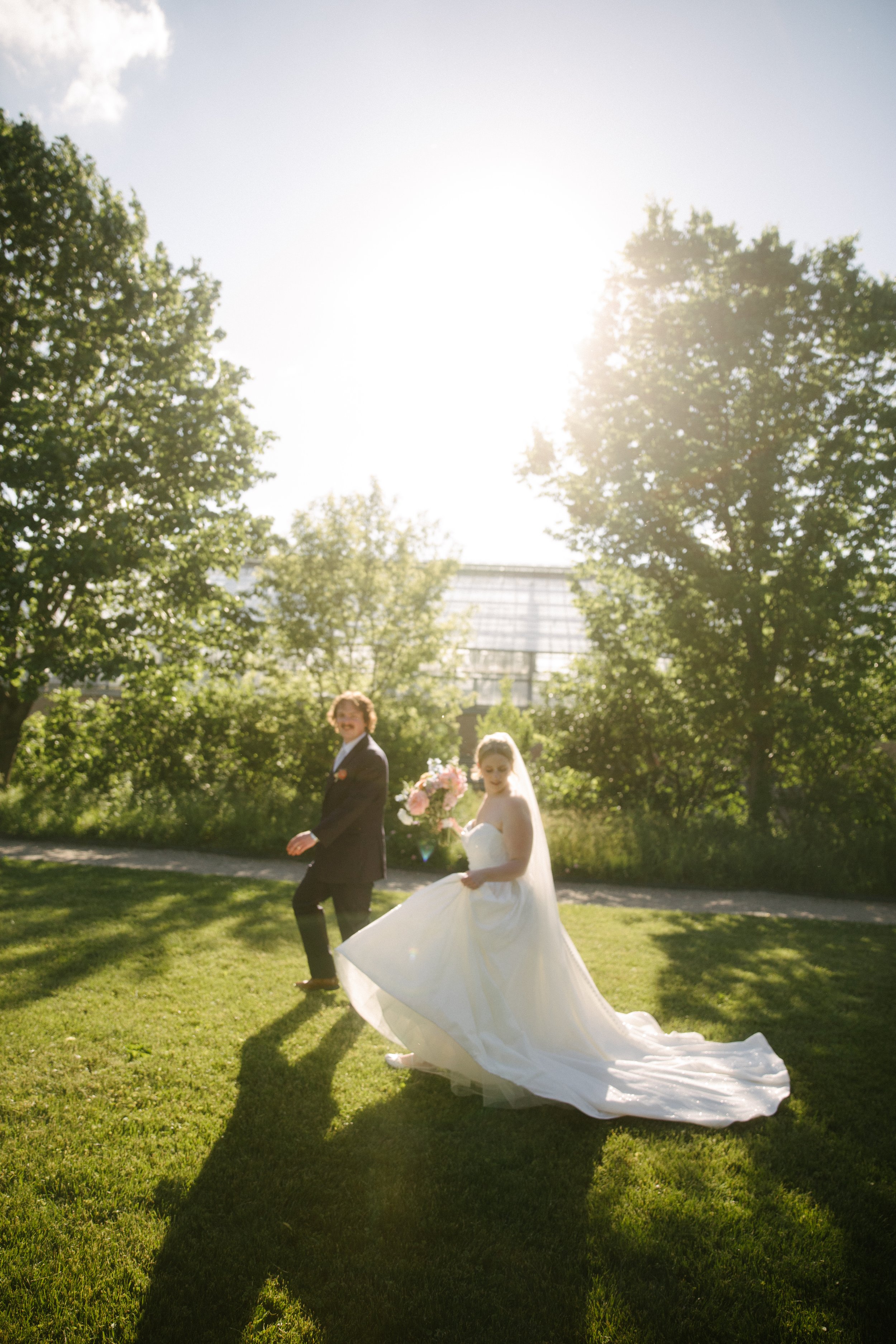 JessicaMax-ann-arbor-wedding-photographer-matthaei-garden-kensington-hotel-wedding-189.jpg