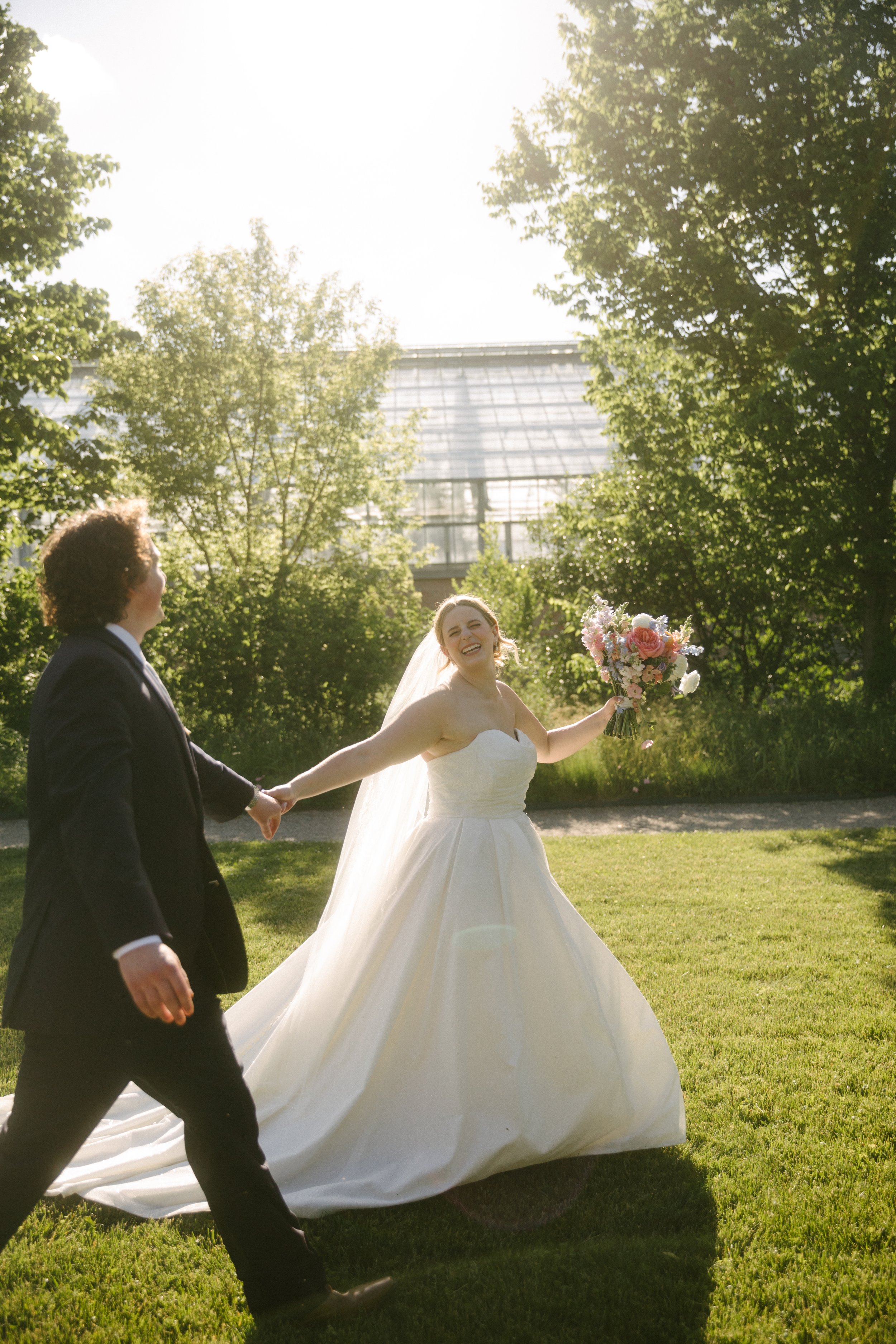 JessicaMax-ann-arbor-wedding-photographer-matthaei-garden-kensington-hotel-wedding-194.jpg
