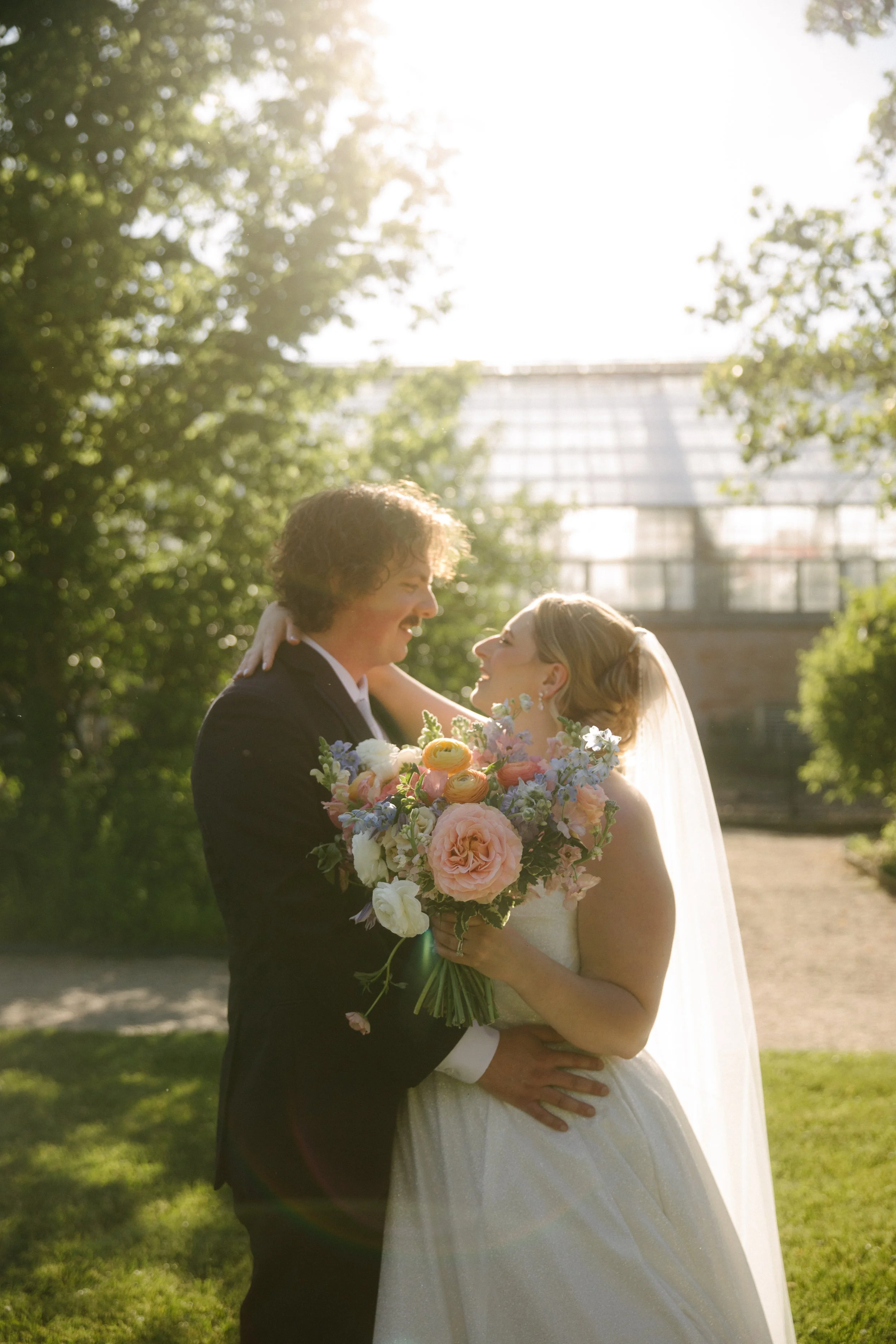 JessicaMax-ann-arbor-wedding-photographer-matthaei-garden-kensington-hotel-wedding-196.jpg
