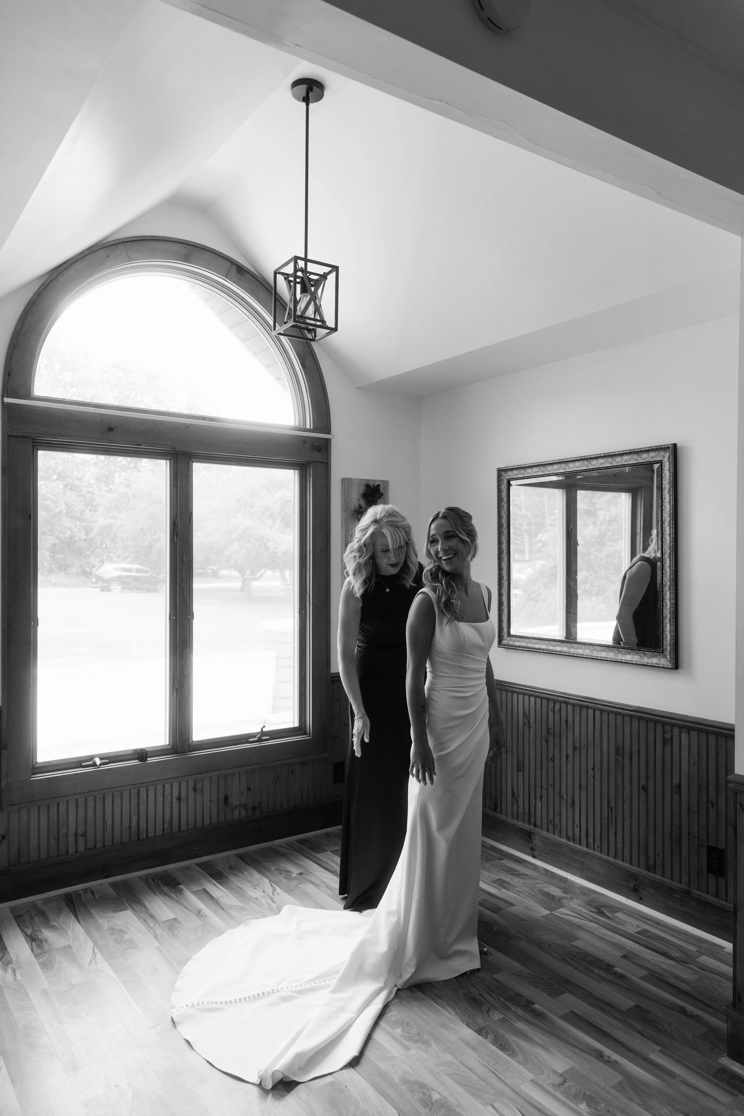 JessicaMax-west-michigan-wedding-photographer-ludington-trillium-creek-wedding-22.jpg